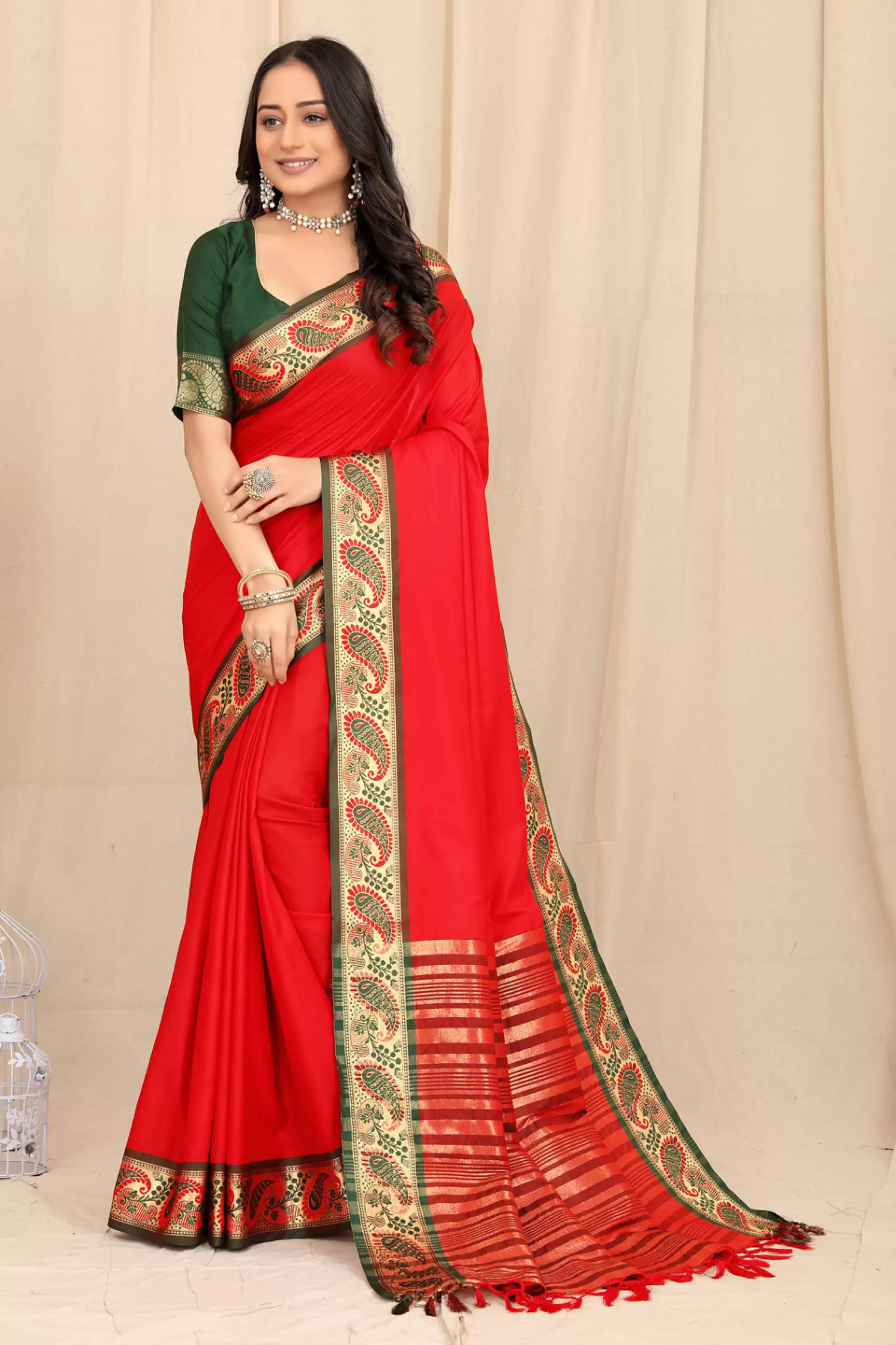 Bansari Textile Jacquard Self Design Banarasi saree With Unstitched Blouse Piece ( Red ) Bansari Textile Jacquard Self Design Banarasi saree With Unstitched Blouse Piece ( Red )