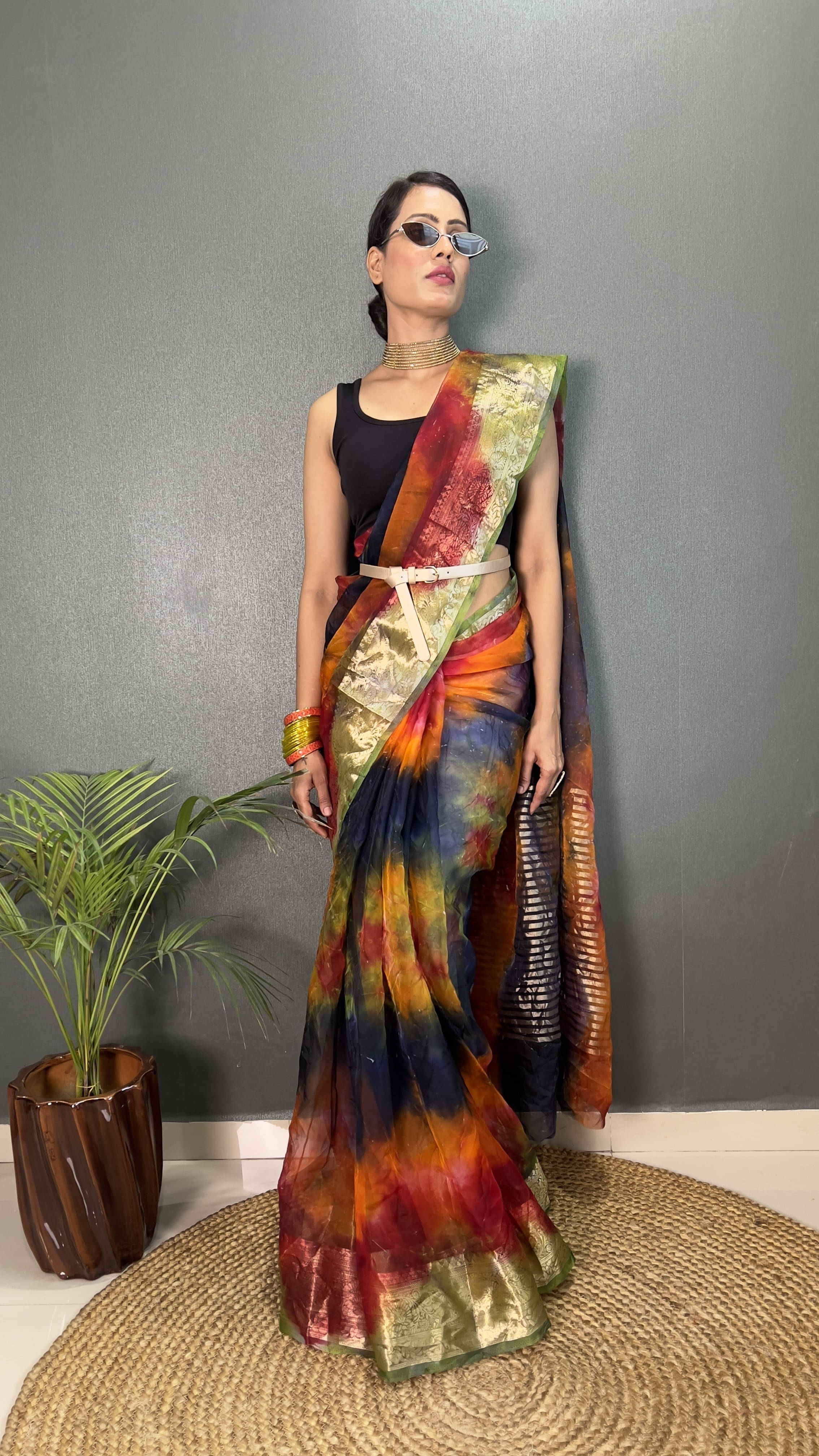 Bansari Textile Jacquard Self Design Regular Saree With Unstitched Blouse Piece ( Black ) Bansari Textile Jacquard Self Design Regular Saree With Unstitched Blouse Piece ( Black )