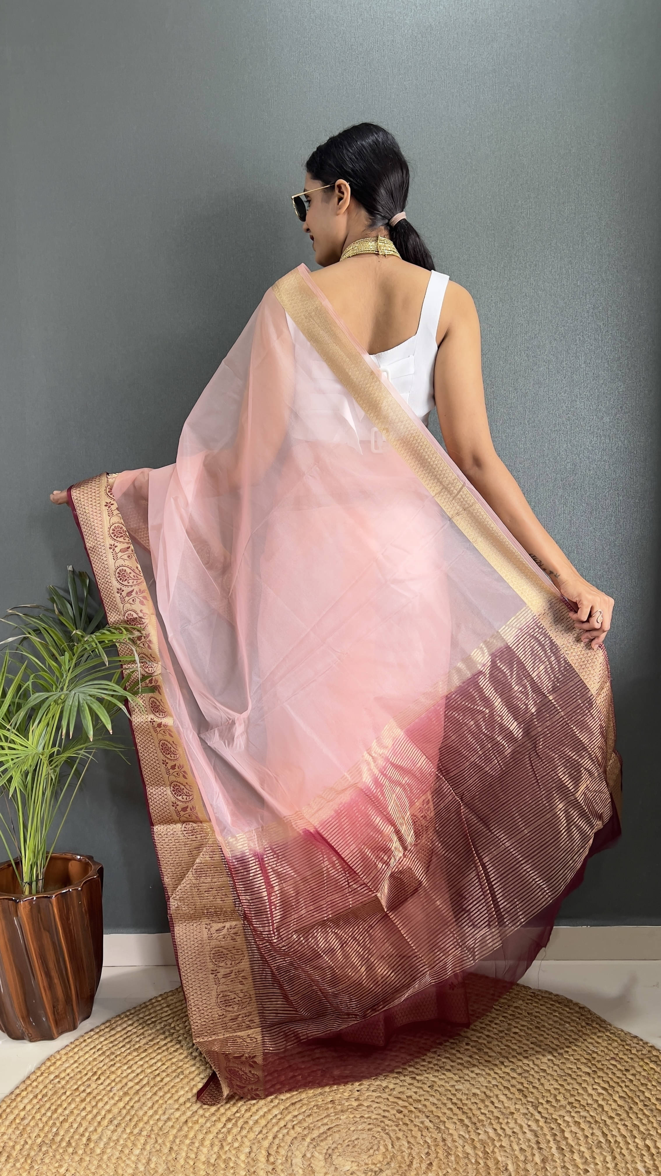     			Bansari Textile Jacquard Self Design Regular Saree With Unstitched Blouse Piece ( Pink )