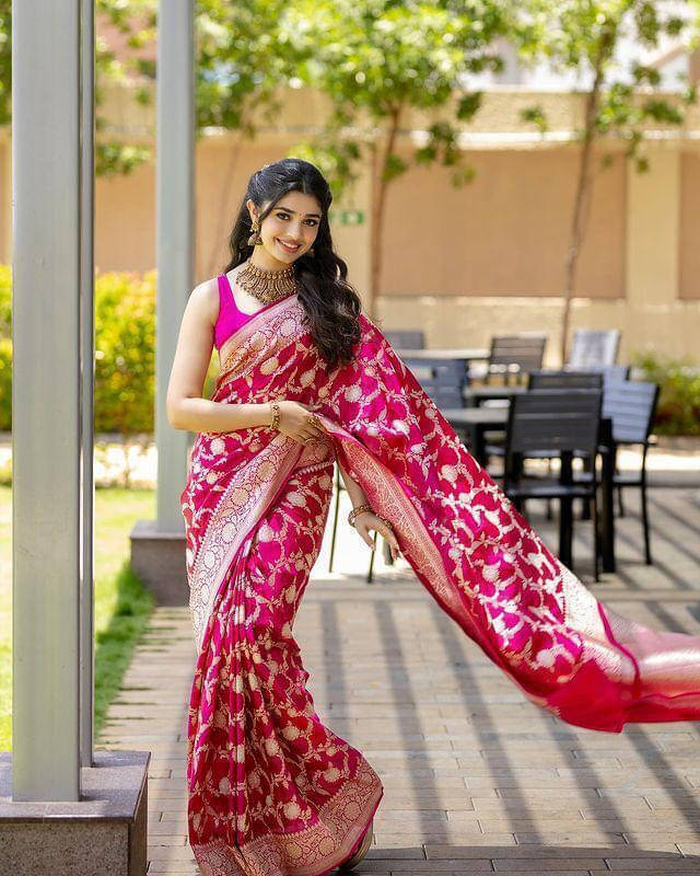 Bansari Textile Jacquard Self Design Paithani Sarees With Unstitched Blouse Piece ( Pink ) Bansari Textile Jacquard Self Design Paithani Sarees With Unstitched Blouse Piece ( Pink )