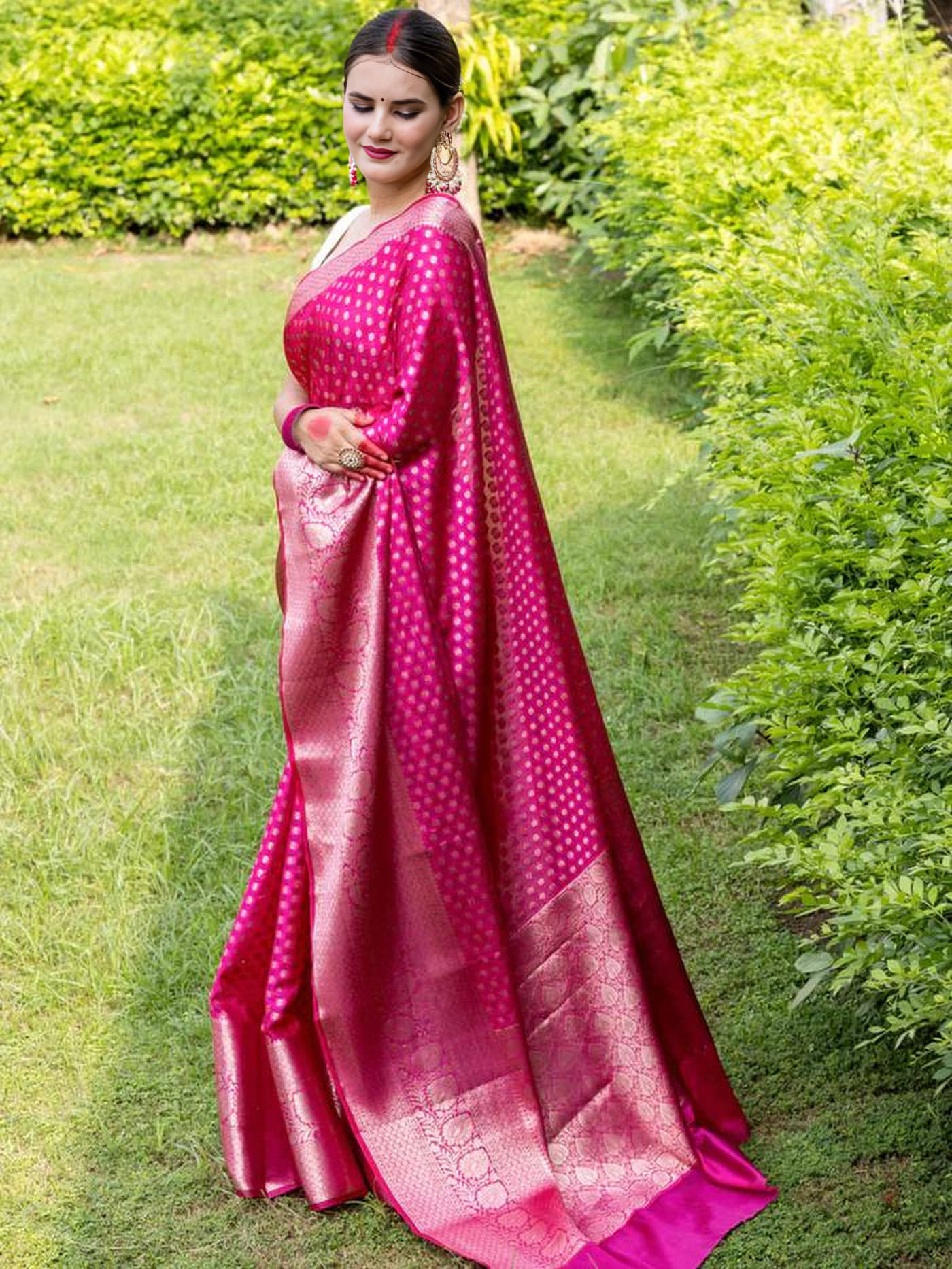 Bansari Textile Jacquard Self Design Kanjeevaram Sarees With Unstitched Blouse Piece ( Pink ) Bansari Textile Jacquard Self Design Kanjeevaram Sarees With Unstitched Blouse Piece ( Pink )