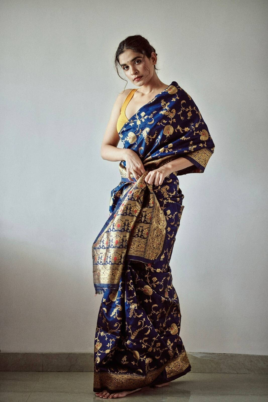 Bansari Textile Jacquard Woven Baluchari Saree With Unstitched Blouse Piece ( Blue )     			Bansari Textile Jacquard Woven Baluchari Saree With Unstitched Blouse Piece ( Blue )