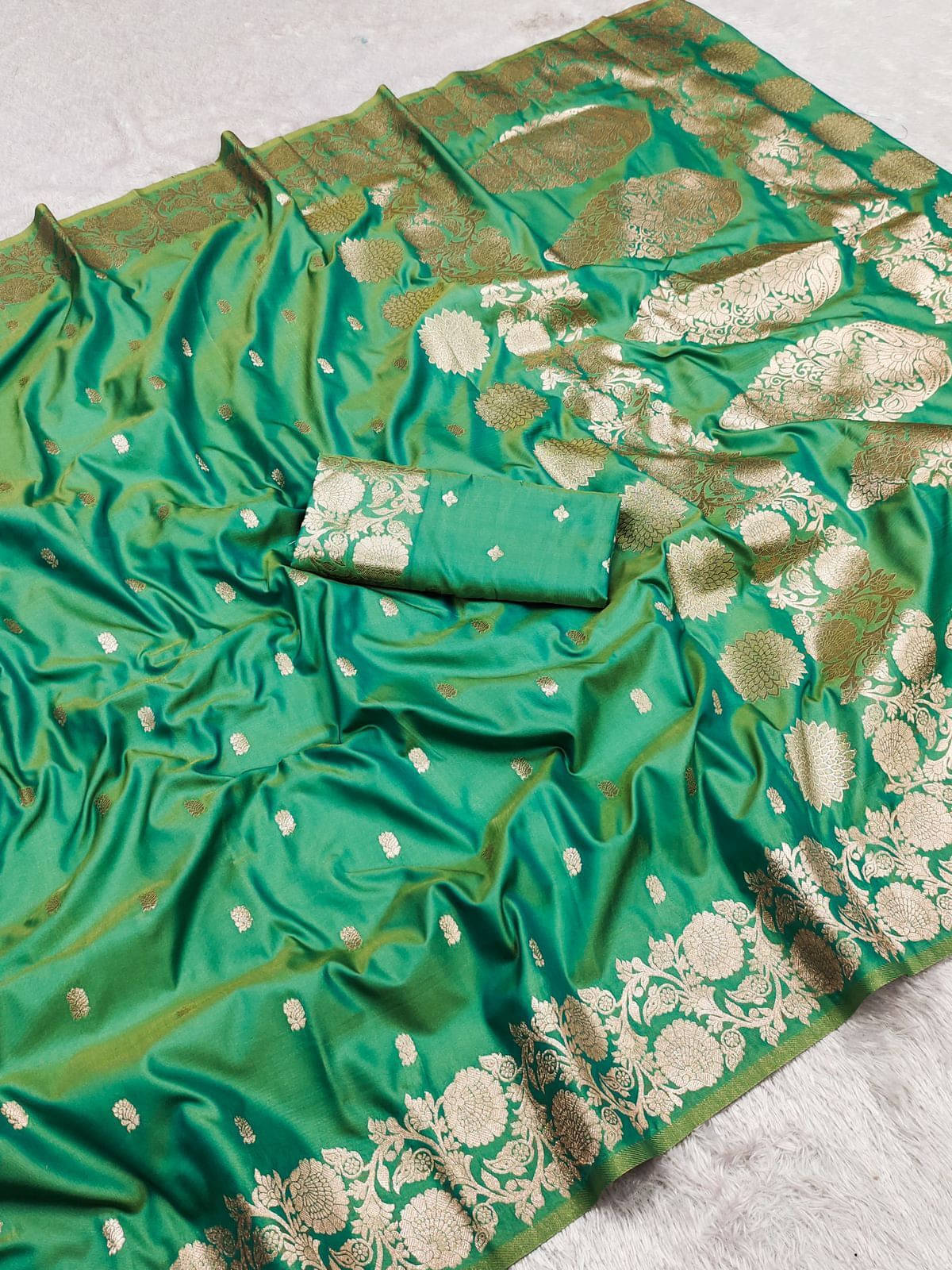     			Bansari Textile Jacquard Woven Banarasi saree With Unstitched Blouse Piece ( Light Green )