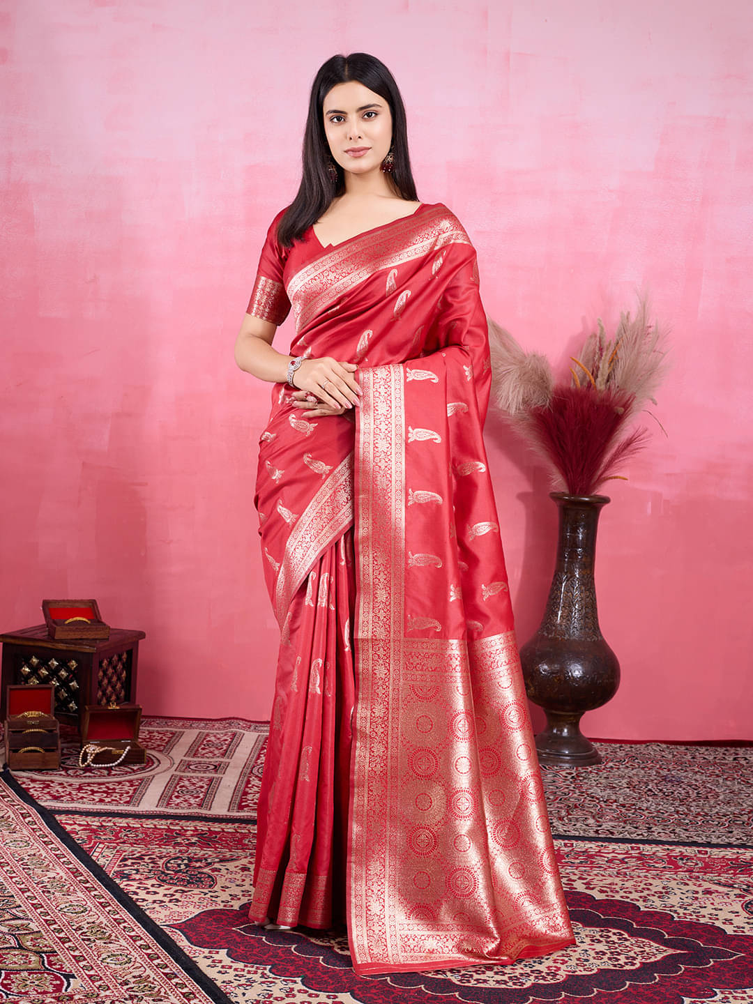     			Bansari Textile Jacquard Woven Regular Saree With Unstitched Blouse Piece ( Red )