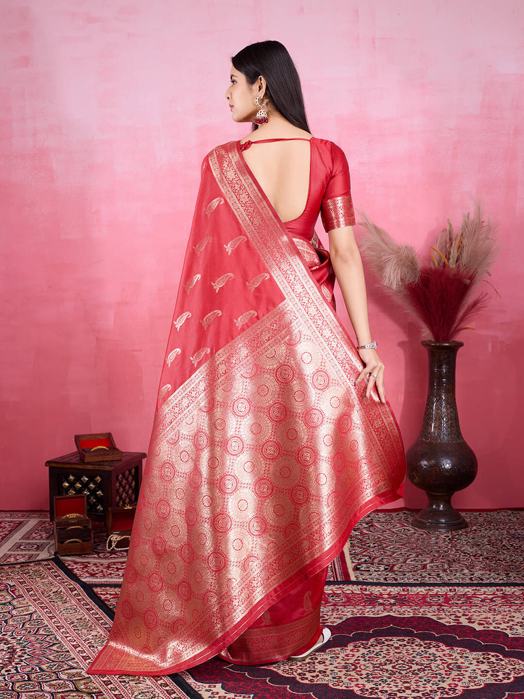 Bansari Textile Jacquard Woven Regular Saree With Unstitched Blouse Piece ( Red ) Bansari Textile Jacquard Woven Regular Saree With Unstitched Blouse Piece ( Red )