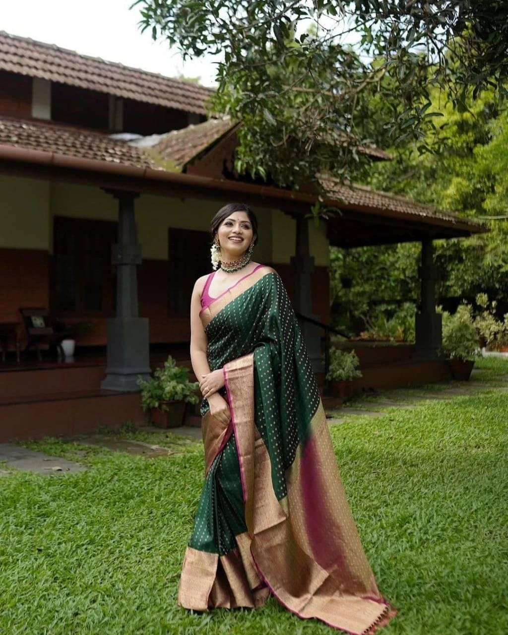     			Bansari Textile Silk Blend Printed Regular Saree With Unstitched Blouse Piece ( Green )