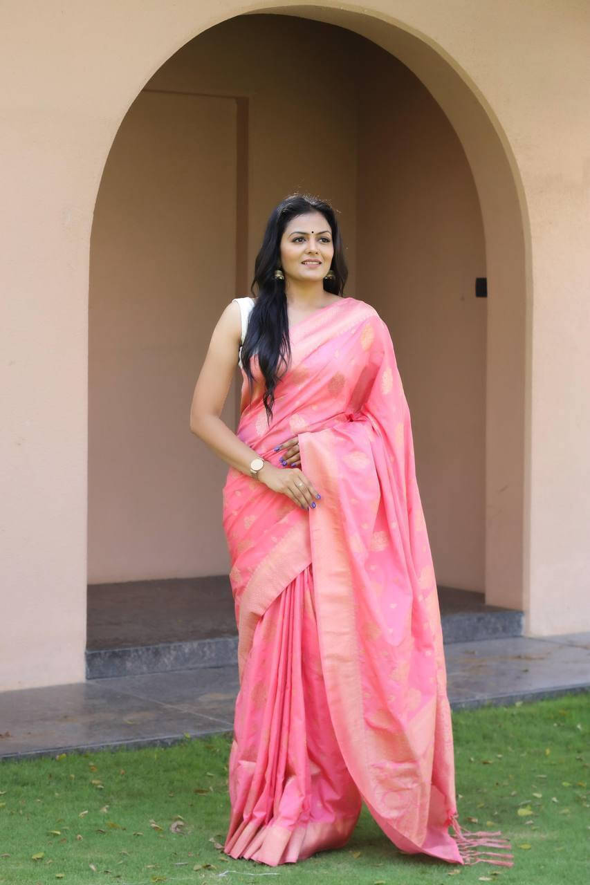    			Bansari Textile Silk Blend Woven Banarasi saree With Unstitched Blouse Piece ( Pink )