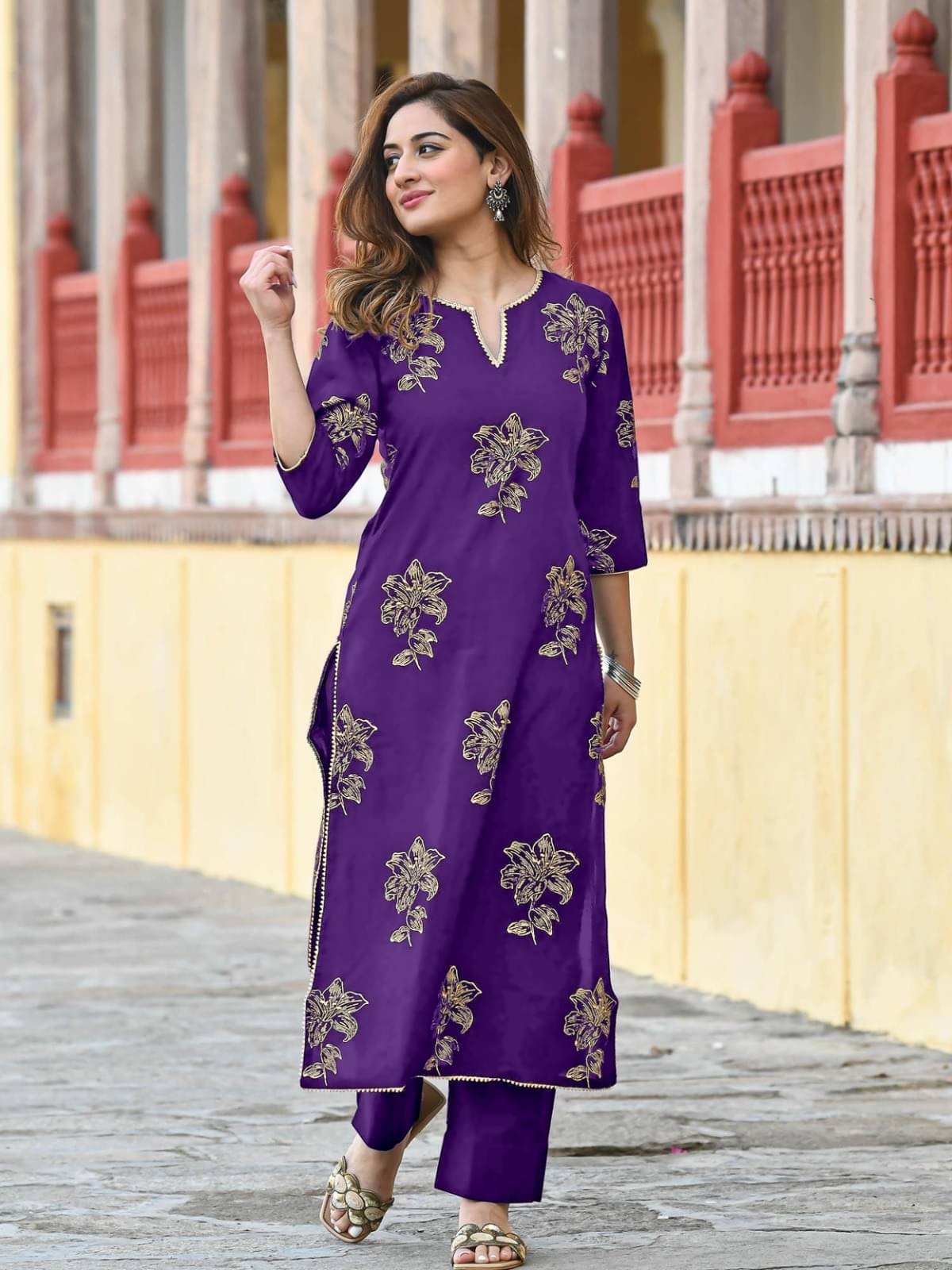 Jivandhara Women Rayon Printed A-line Kurti With Pants ( Purple ) Jivandhara Women Rayon Printed A-line Kurti With Pants ( Purple )