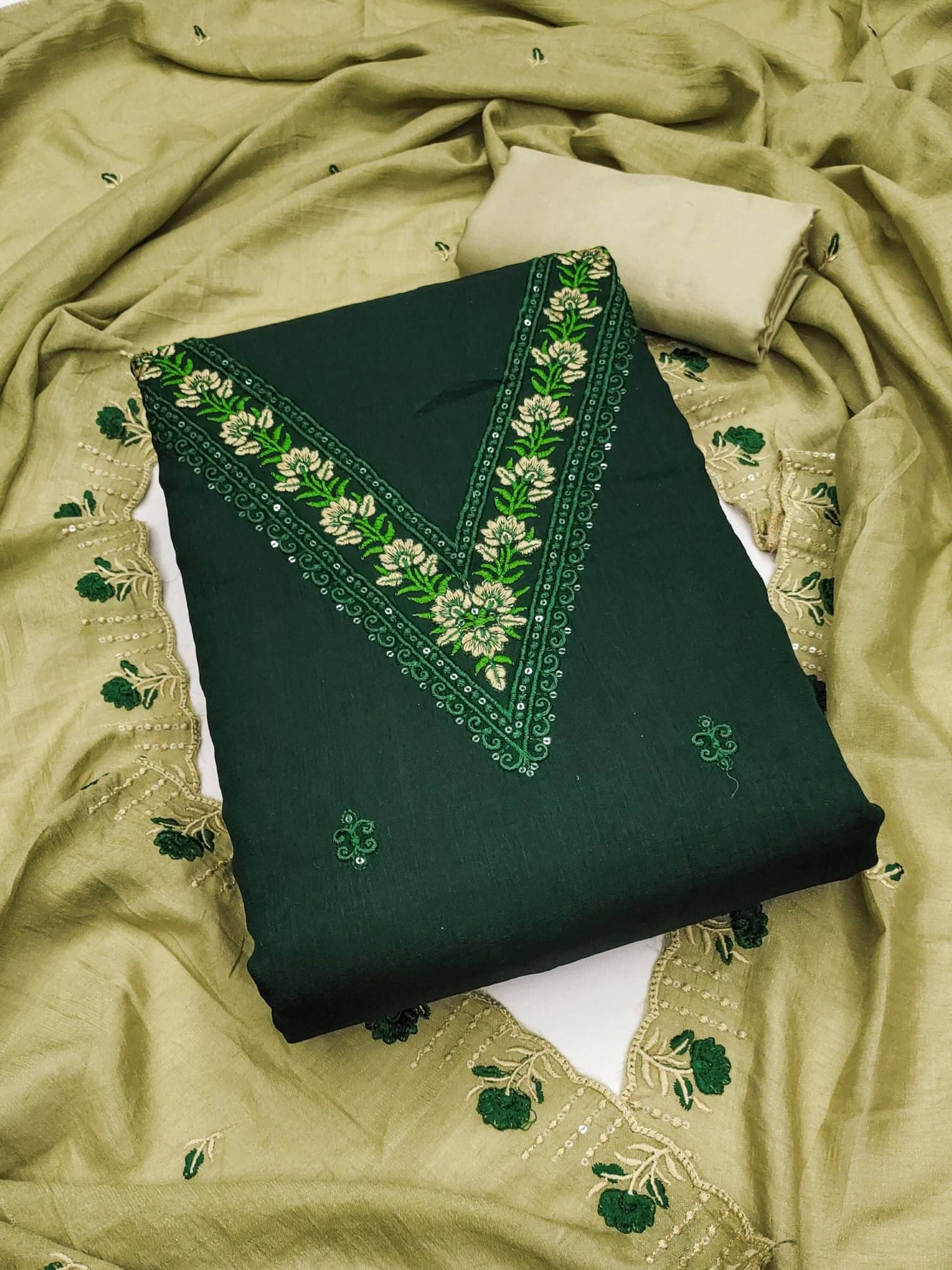     			Panbai sarees Women Silk Blend Unstitched Dress Material ( Dark Green )