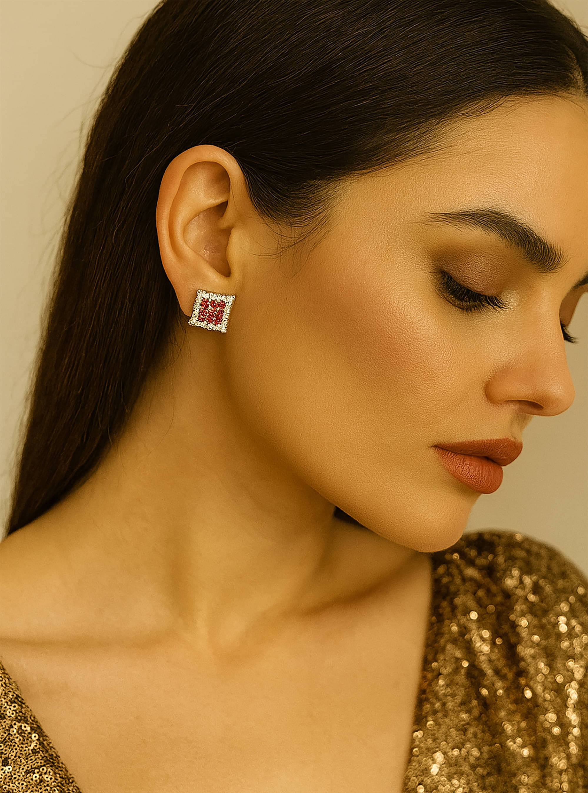     			SHANKHRAJ MA LL Red Stud Earrings ( Pack of 1 )