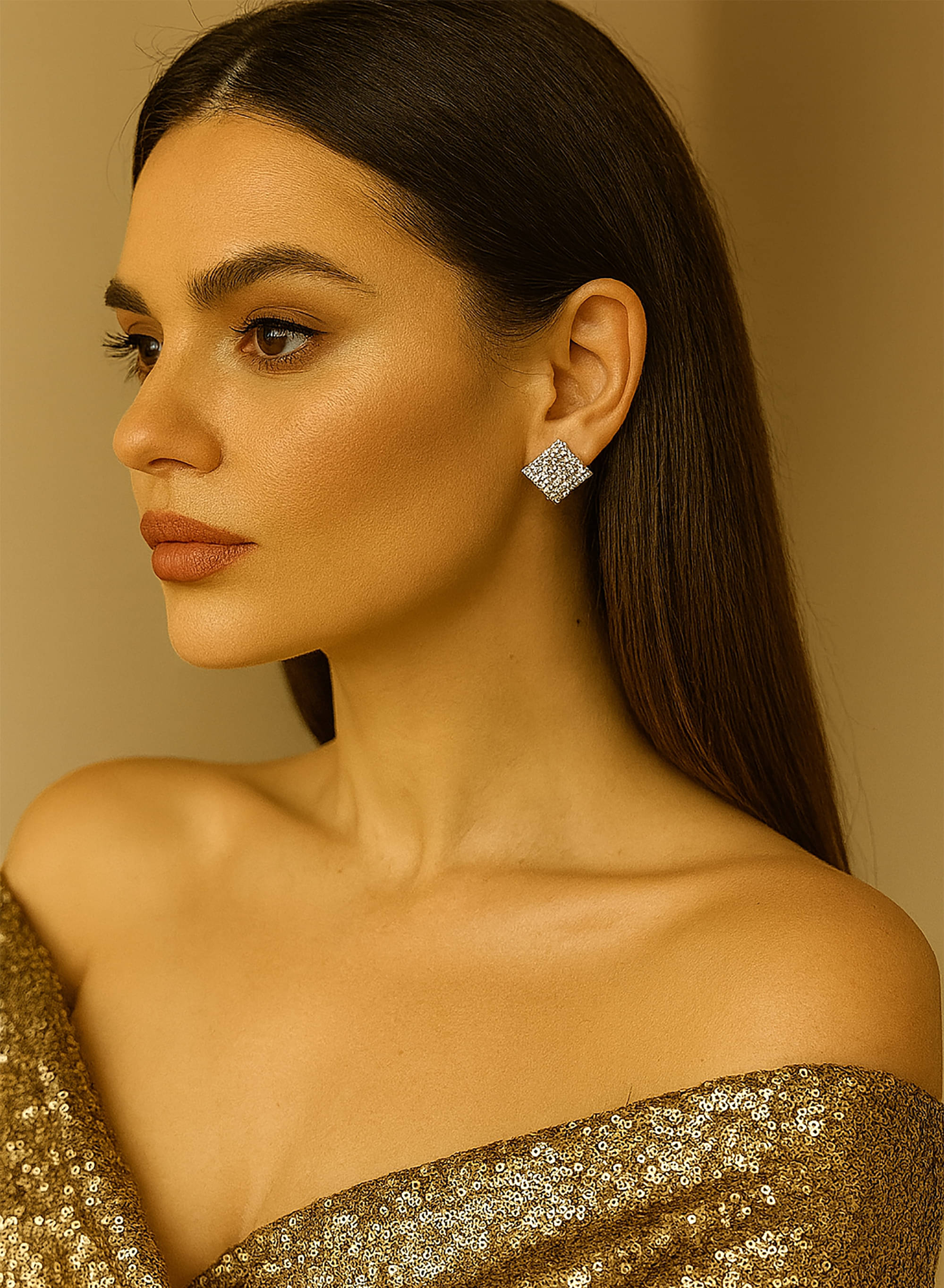     			SHANKHRAJ MA LL White Stud Earrings ( Pack of 1 )