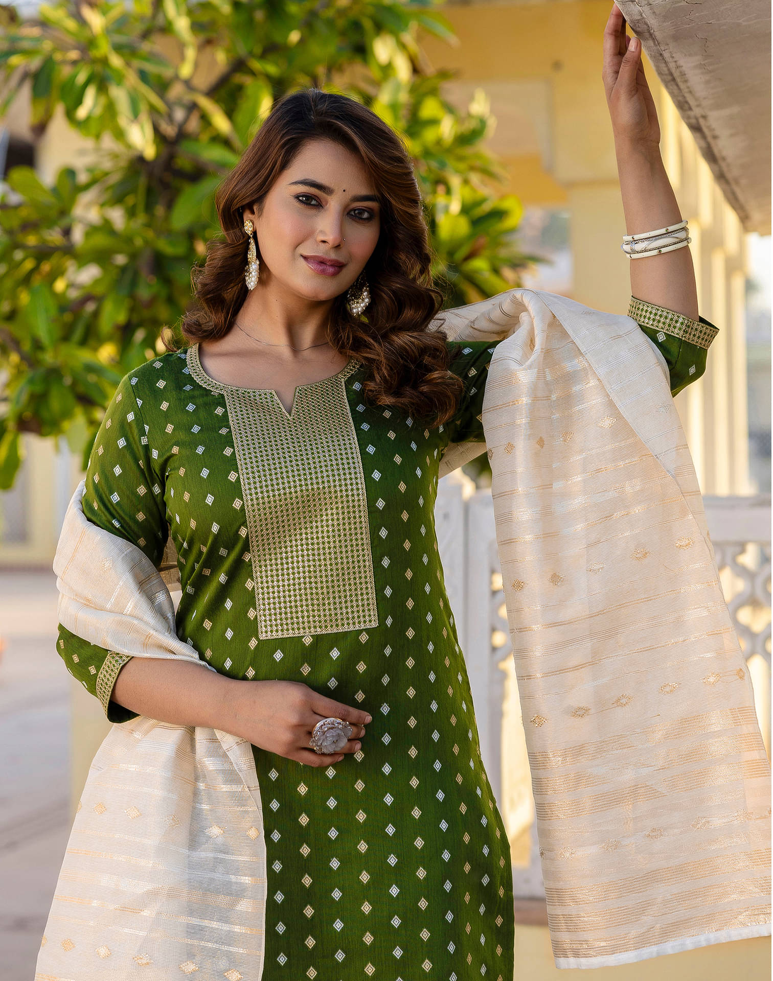 Skylee Women Chanderi Embellished Straight Kurti With Pants ( Green )     			Skylee Women Chanderi Embellished Straight Kurti With Pants ( Green )