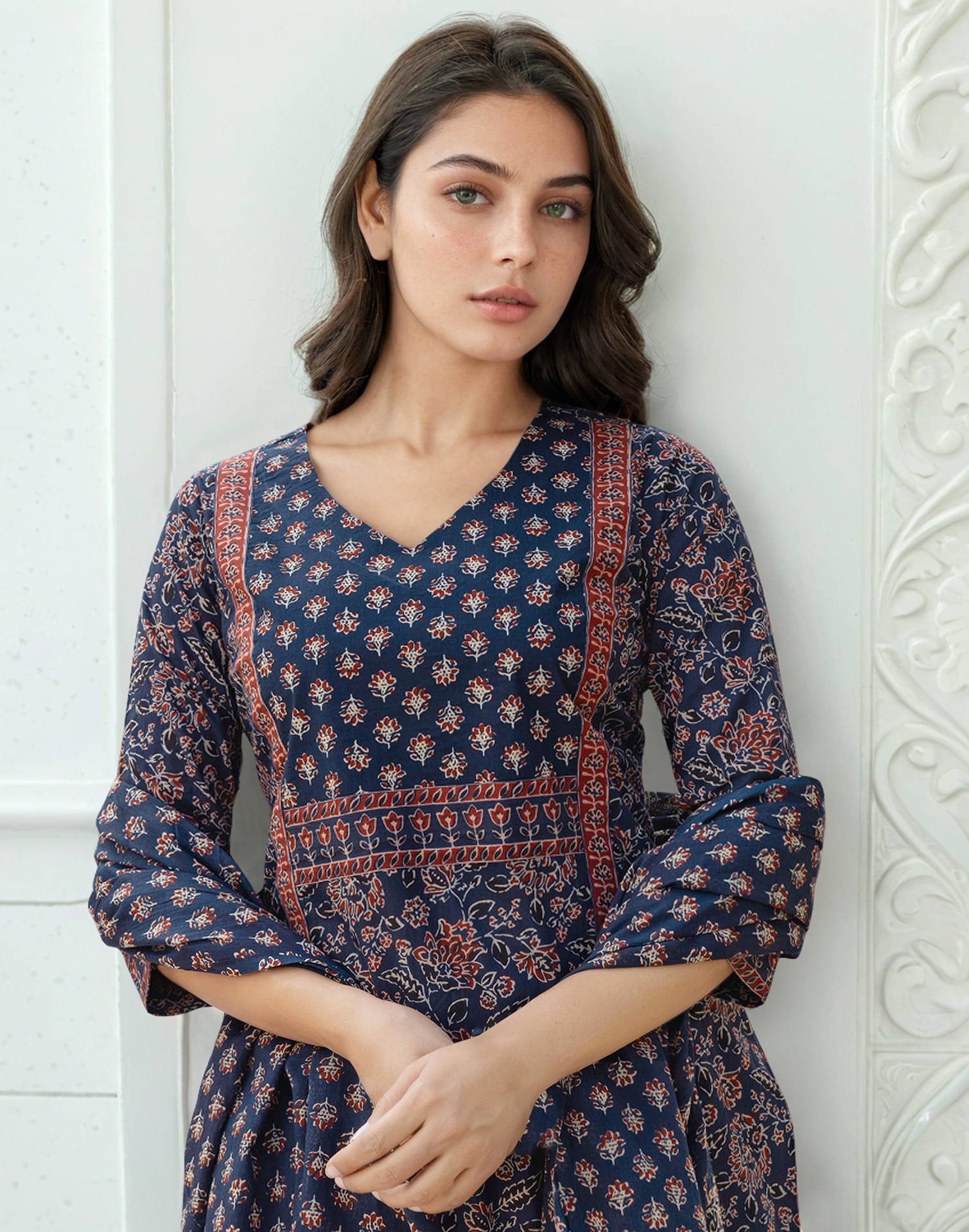 Skylee Women Cotton Blend Embellished Straight Kurti With Pants ( Multicolor ) Skylee Women Cotton Blend Embellished Straight Kurti With Pants ( Multicolor )