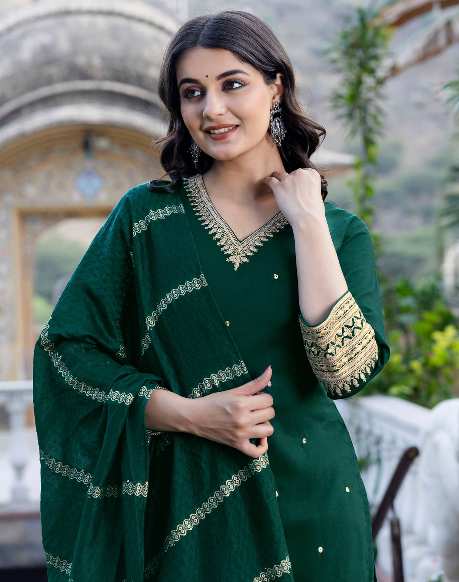 Skylee Women Cotton Silk Embellished Straight Kurti With Pants ( Green ) Skylee Women Cotton Silk Embellished Straight Kurti With Pants ( Green )