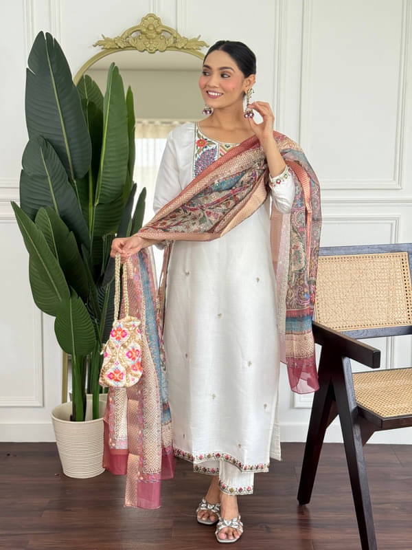 Supar Sleave Women Chanderi Embroidered Straight Kurti With Pants ( White )     			Supar Sleave Women Chanderi Embroidered Straight Kurti With Pants ( White )
