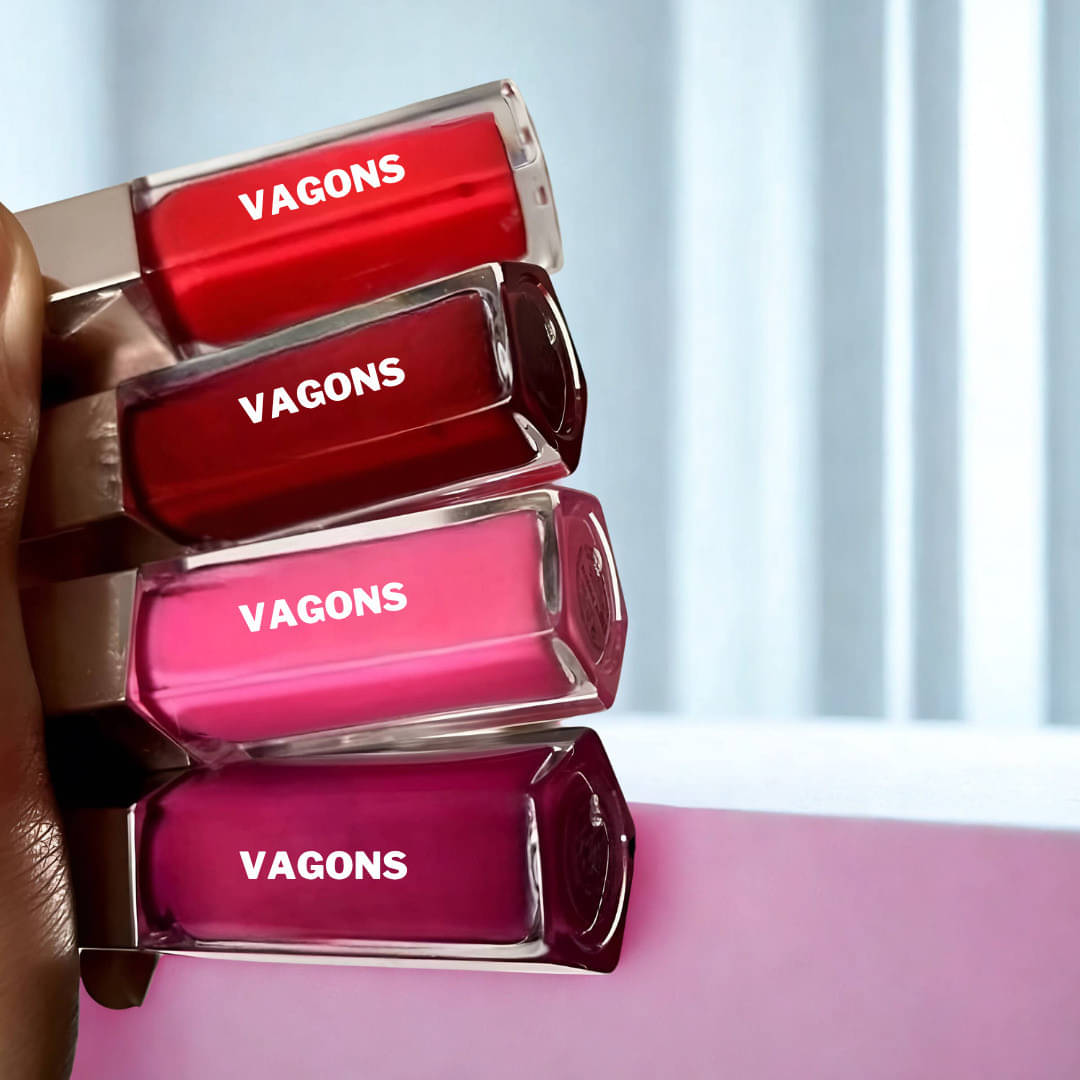     			VAGONS Red Matte Long Lasting Liquid Lipstick ( Pack of 4 )