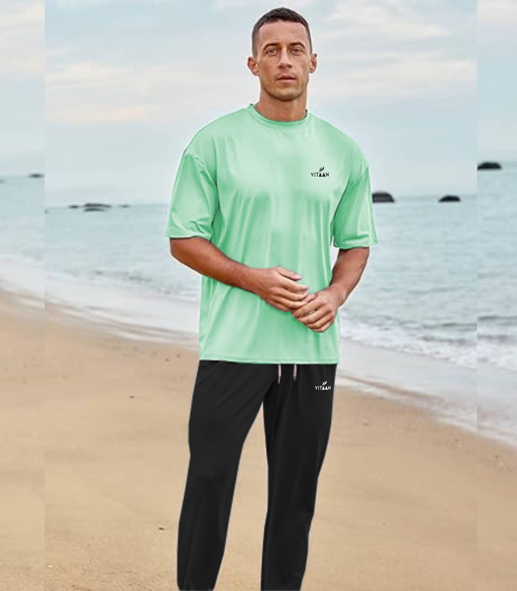     			Vitaan Sea Green Polyester Regular Fit Men's Tracksuit ( Pack of 1 )