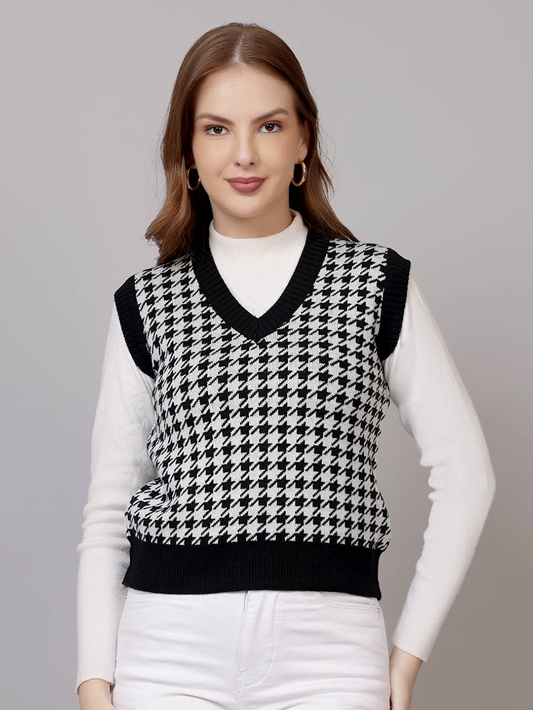 FEVERFEW Woollen V Neck Women's Pullovers - Black ( Pack of 1 ) FEVERFEW Woollen V Neck Women's Pullovers - Black ( Pack of 1 )