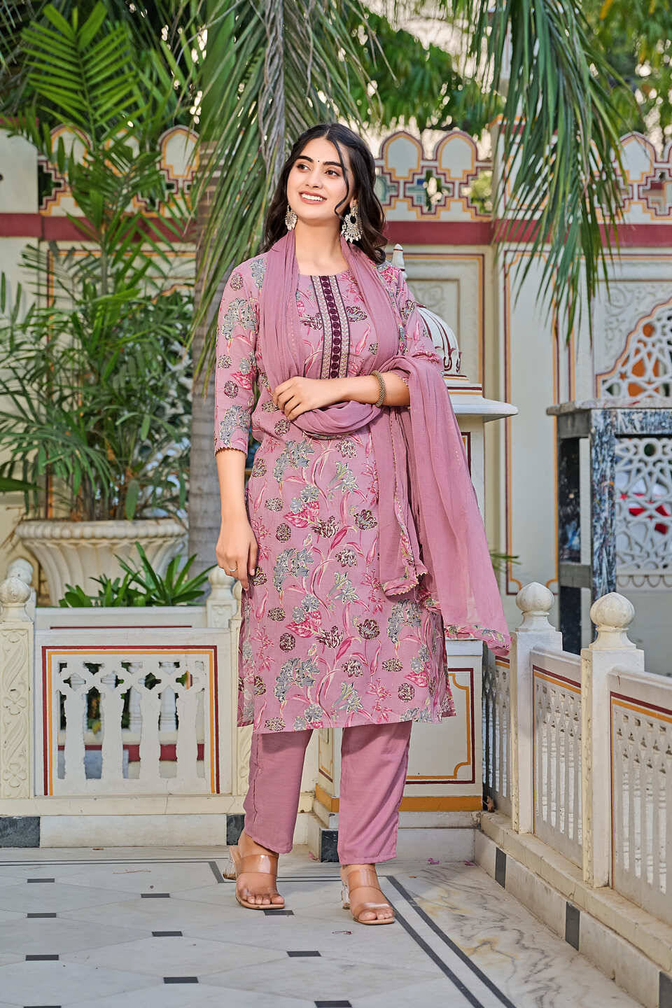     			Jinal Creation Women Rayon Printed Straight Kurti With Pants ( Peach )