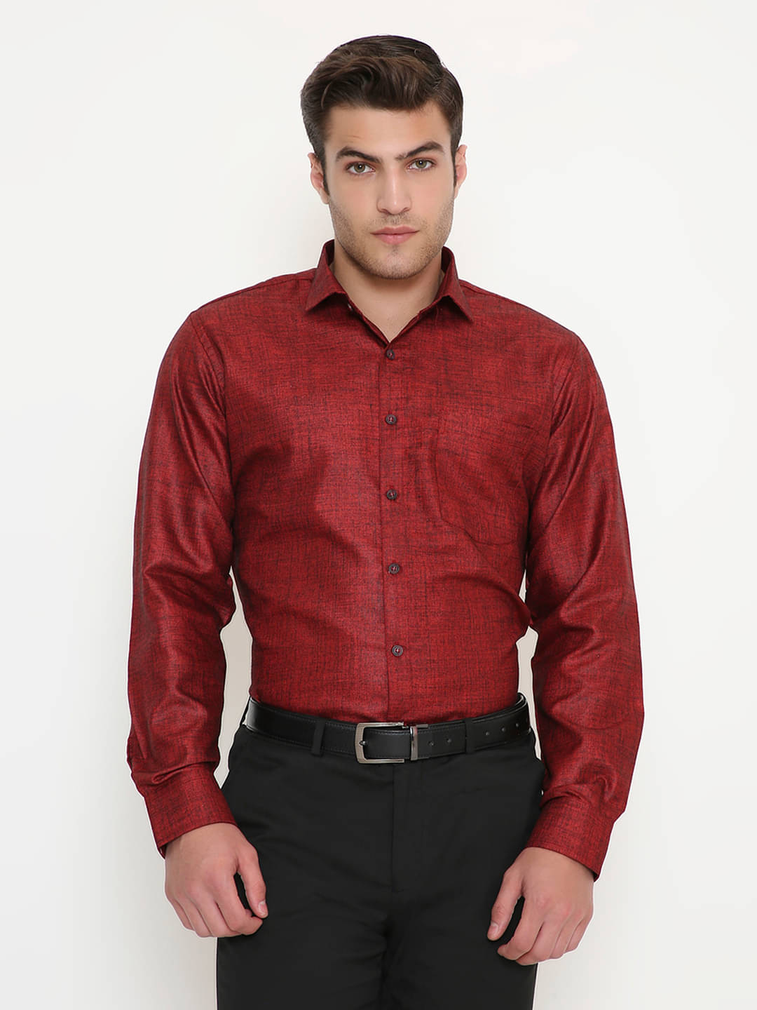     			Maharaja Cotton Blend Slim Fit Full Sleeves Men's Formal Shirt - Red ( Pack of 1 )