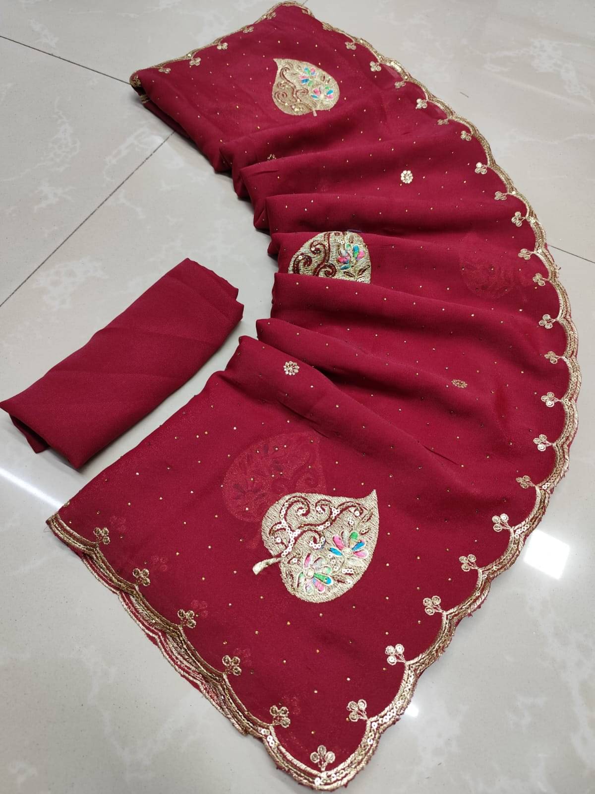     			Avenue Creation Georgette Embroidered Regular Saree With Unstitched Blouse Piece ( Multicolor 4 )