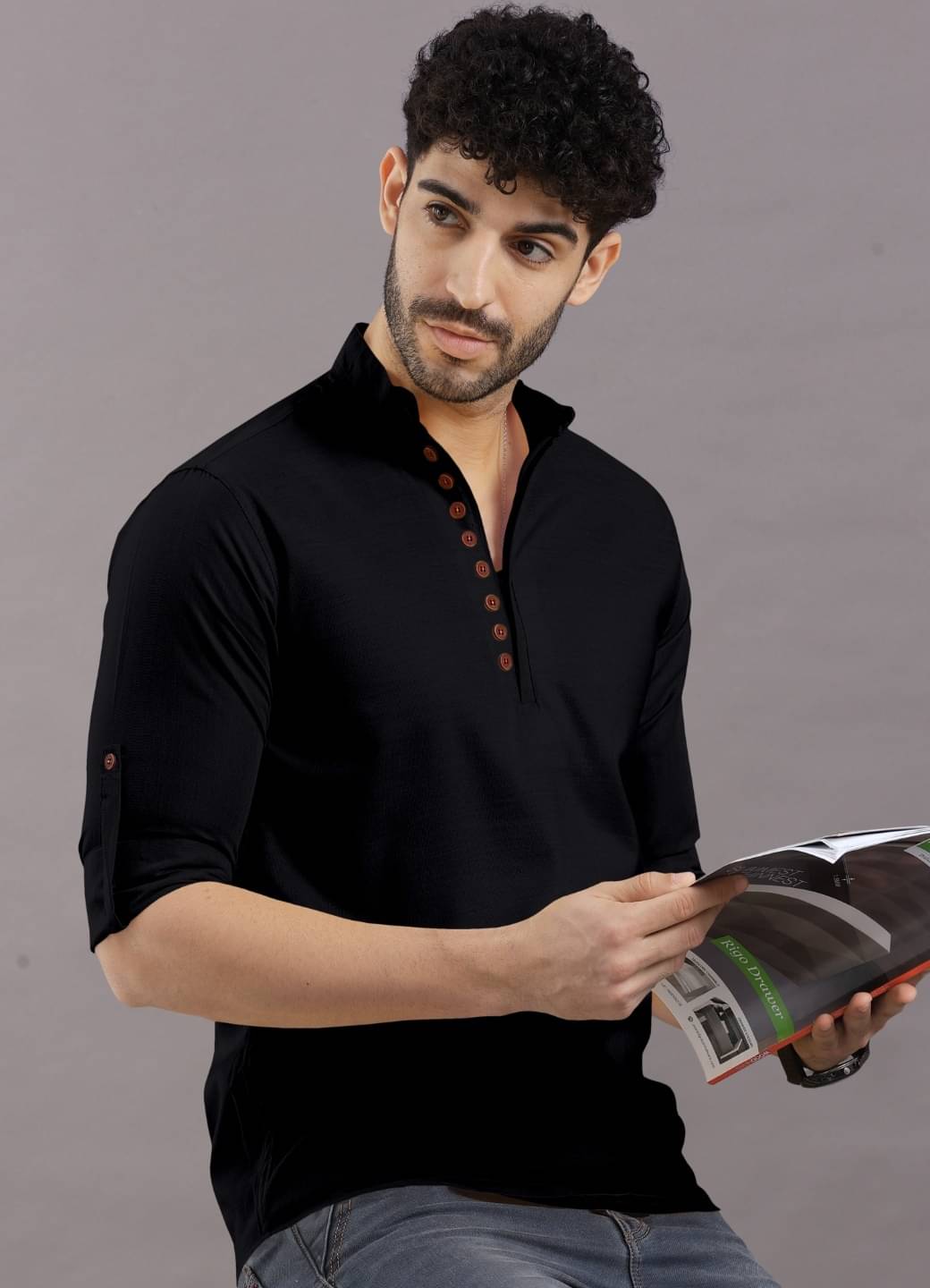     			Ethnic Trendz Black Cotton Blend Men's Regular Kurta ( Pack of 1 )