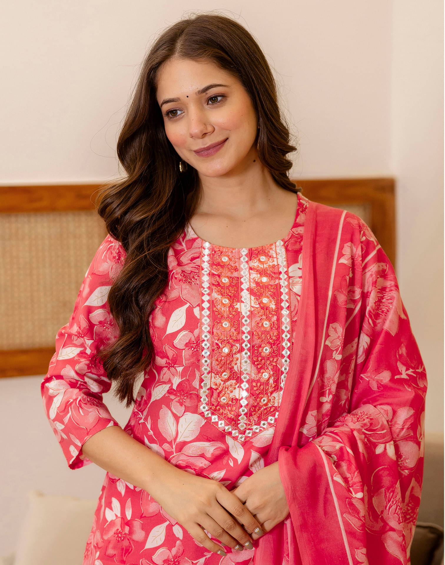 Skylee Women Cotton Blend Printed Straight Kurti With Pants ( Multicolor ) Skylee Women Cotton Blend Printed Straight Kurti With Pants ( Multicolor )