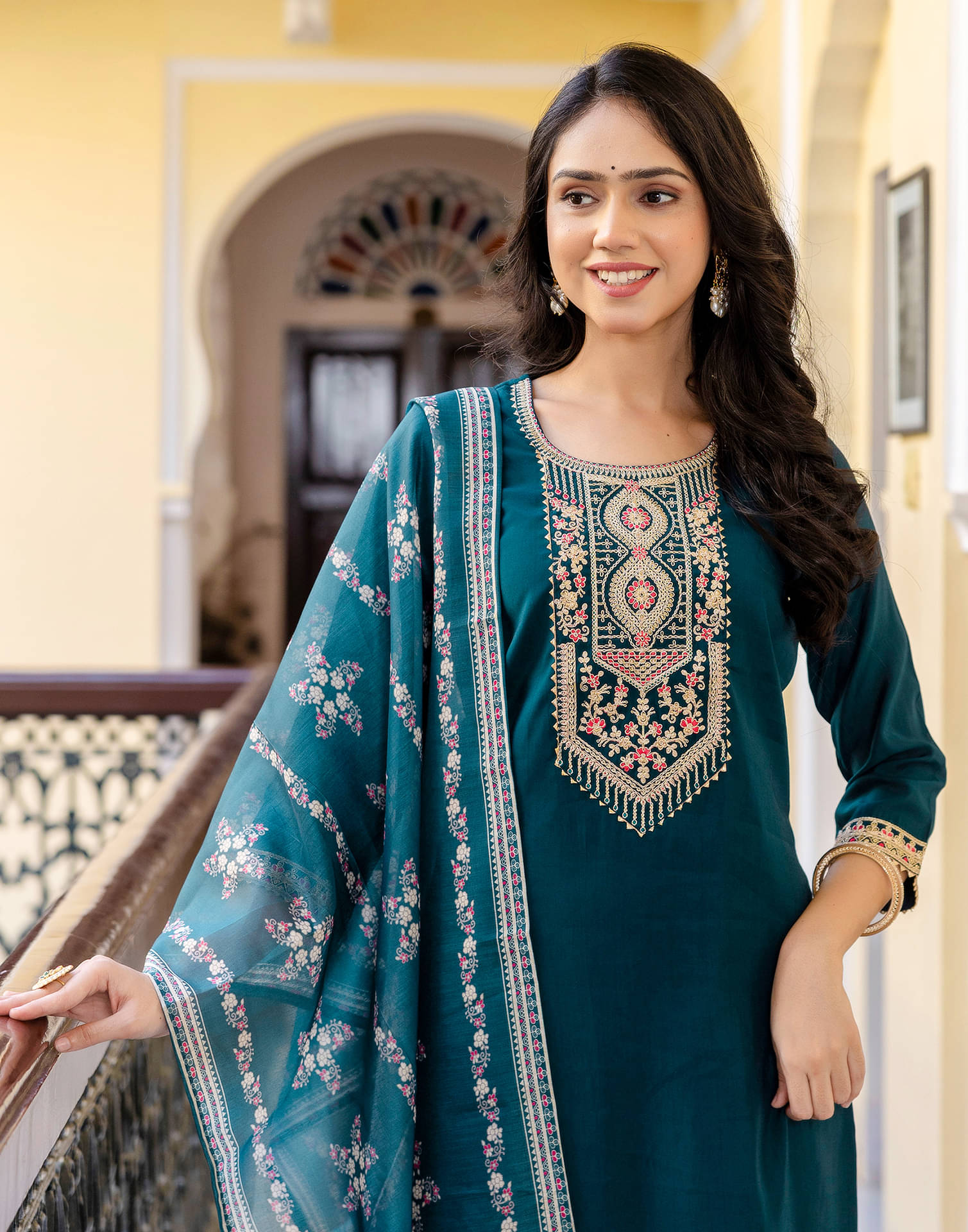 Skylee Women Silk Blend Embroidered Straight Kurti With Pants ( Green )     			Skylee Women Silk Blend Embroidered Straight Kurti With Pants ( Green )