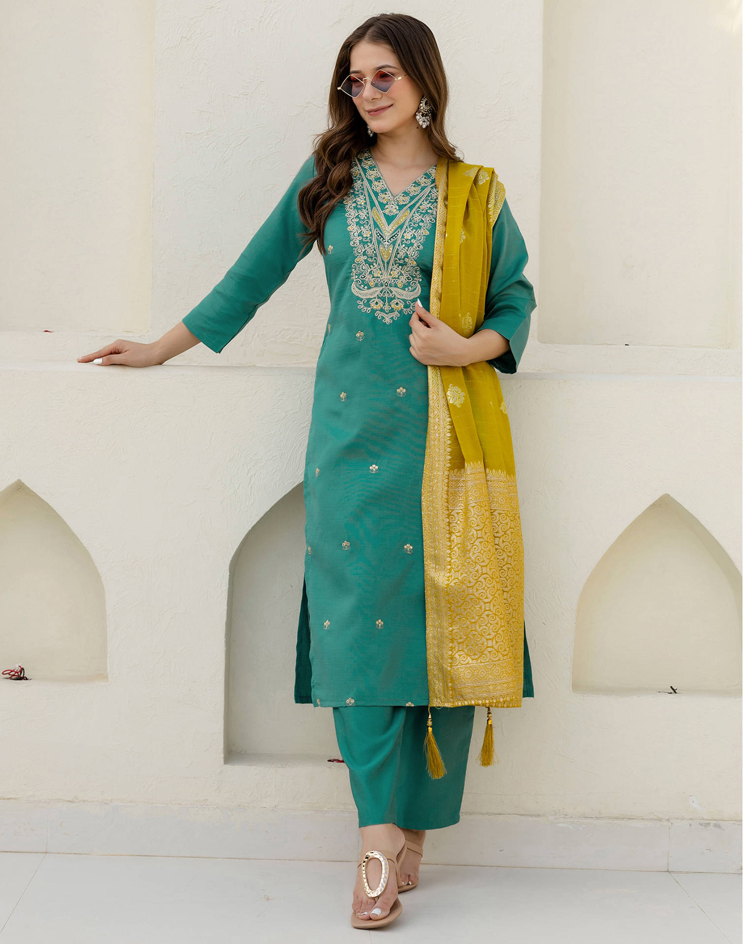Skylee Women Silk Blend Embroidered Straight Kurti With Pants ( Green ) Skylee Women Silk Blend Embroidered Straight Kurti With Pants ( Green )