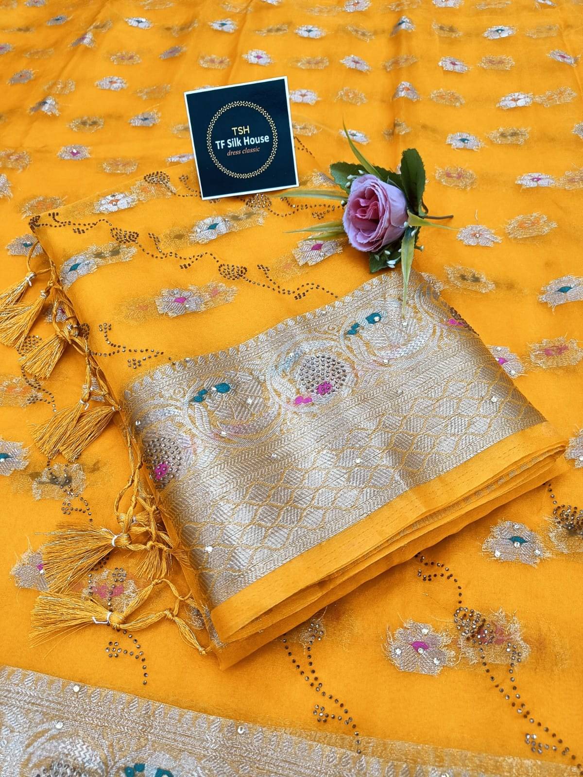     			TF SILK HOUSE Organza Dyed Banarasi saree With Unstitched Blouse Piece ( Yellow )