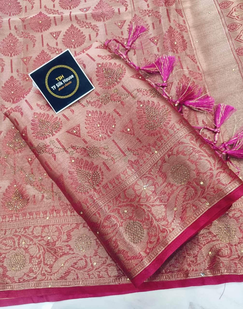 TF SILK HOUSE Organza Dyed Banarasi saree With Unstitched Blouse Piece ( Pink ) TF SILK HOUSE Organza Dyed Banarasi saree With Unstitched Blouse Piece ( Pink )