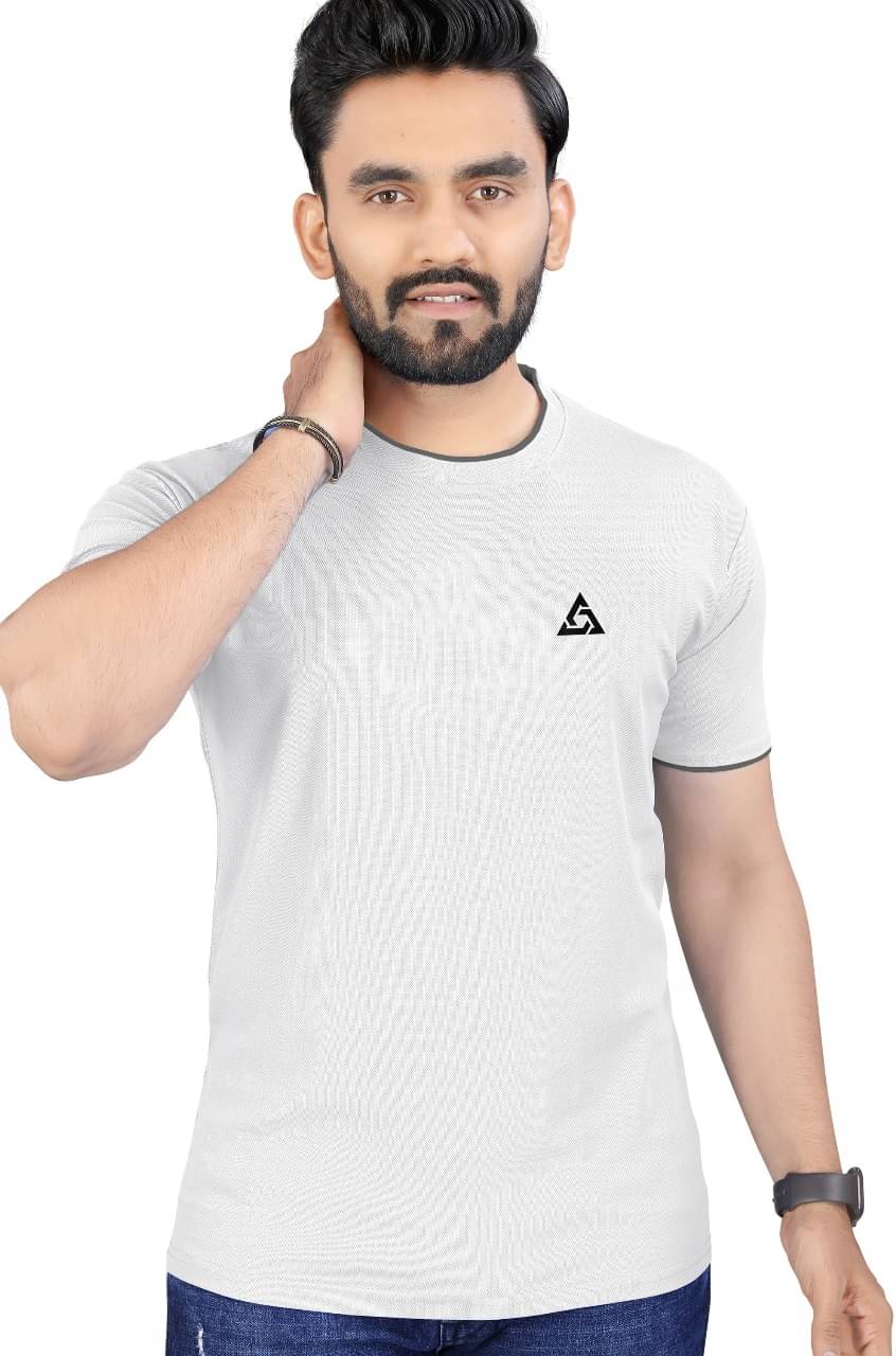     			Jay Jagdamba suit house Men Cotton Blend Regular Fit Solid T-Shirt ( White )