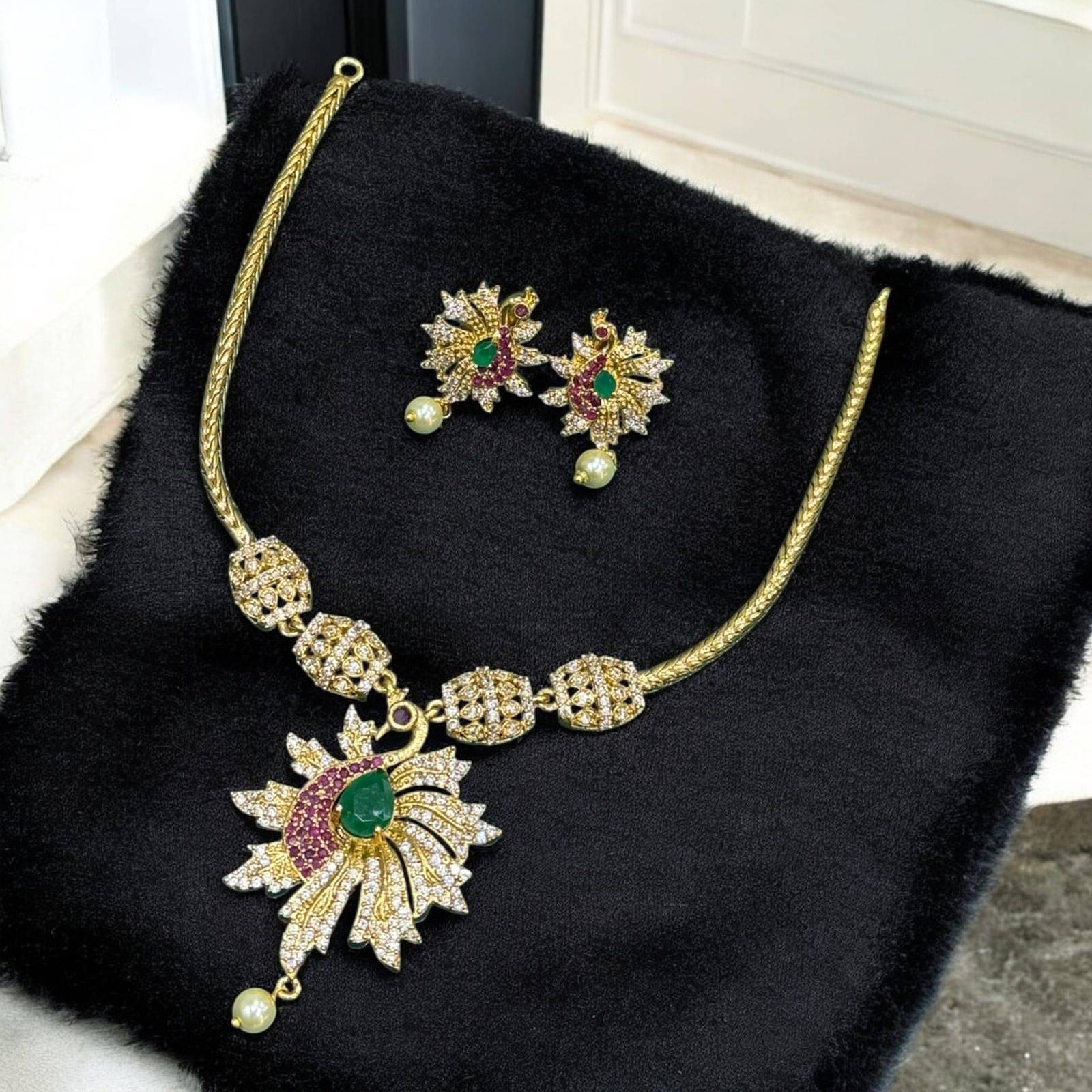     			KC JEWELS Multi Color Brass Necklace Set ( Pack of 1 )