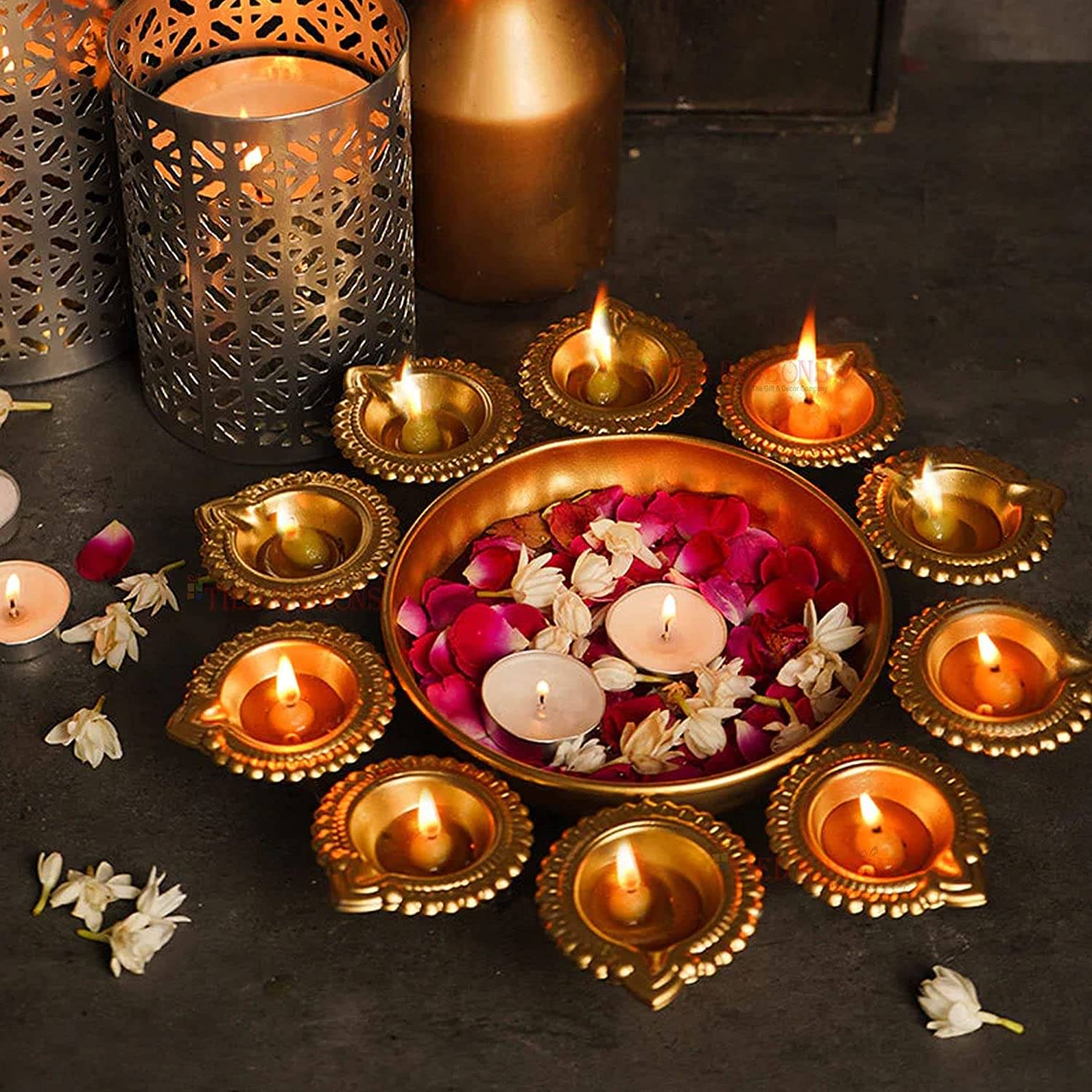     			METAL MESTERY Gold Floor Iron Tea Light Holder - Pack of 1