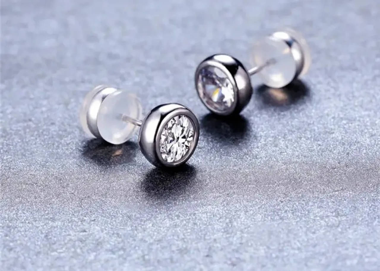     			Mehak Creation Silver Stud Earrings ( Pack of 1 )