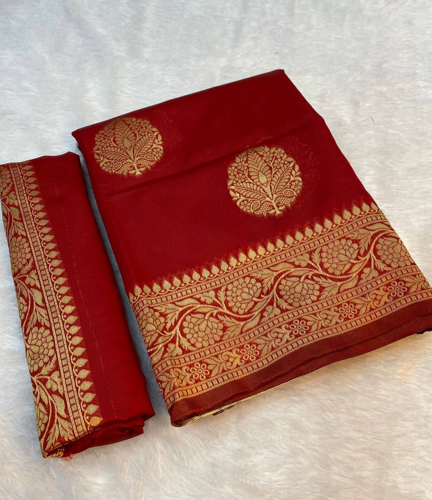    			Shree Mahantam Silk Woven Banarasi saree With Unstitched Blouse Piece ( Maroon )
