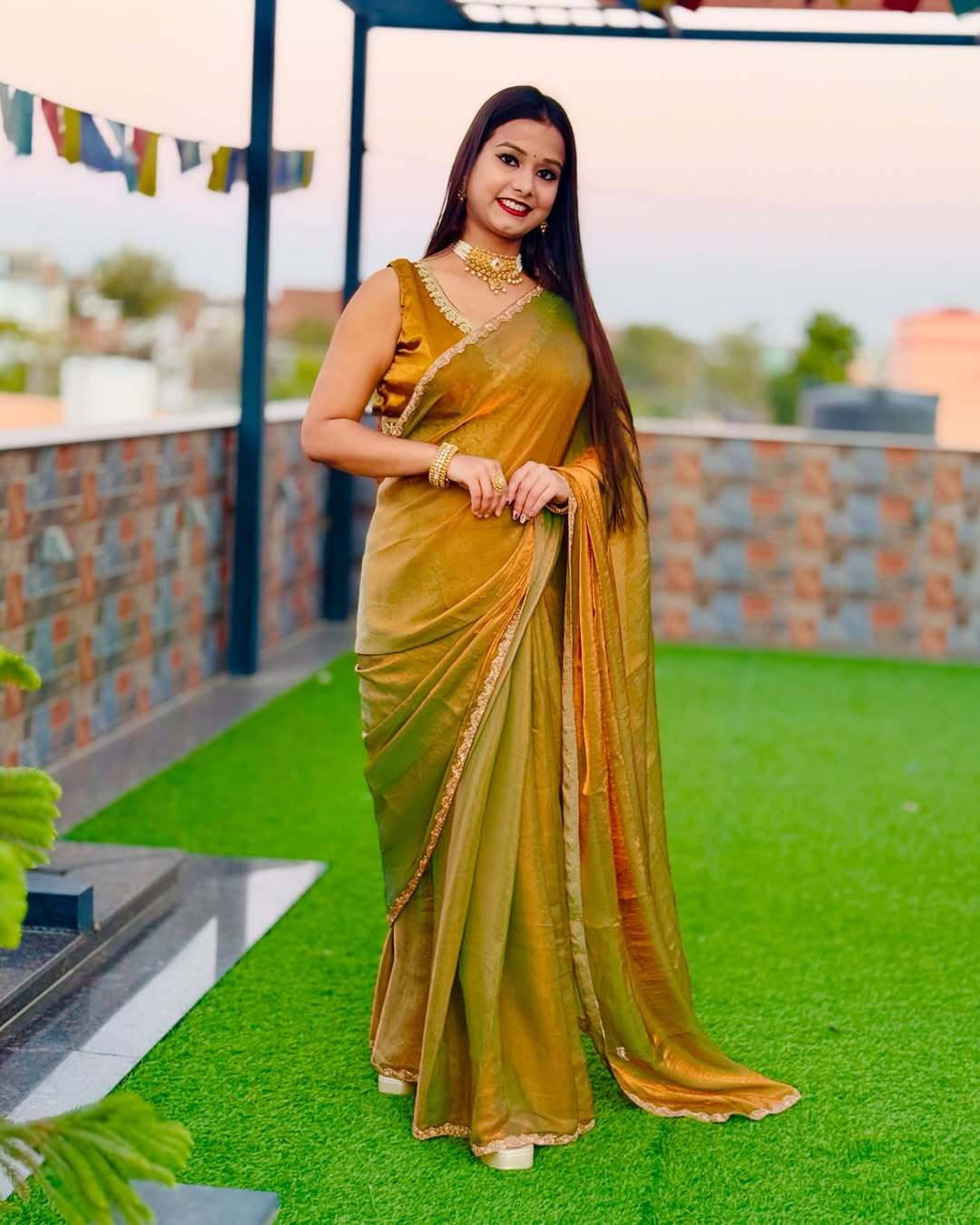     			VRAGI Chiffon Embellished Regular Saree With Unstitched Blouse Piece ( Gold )
