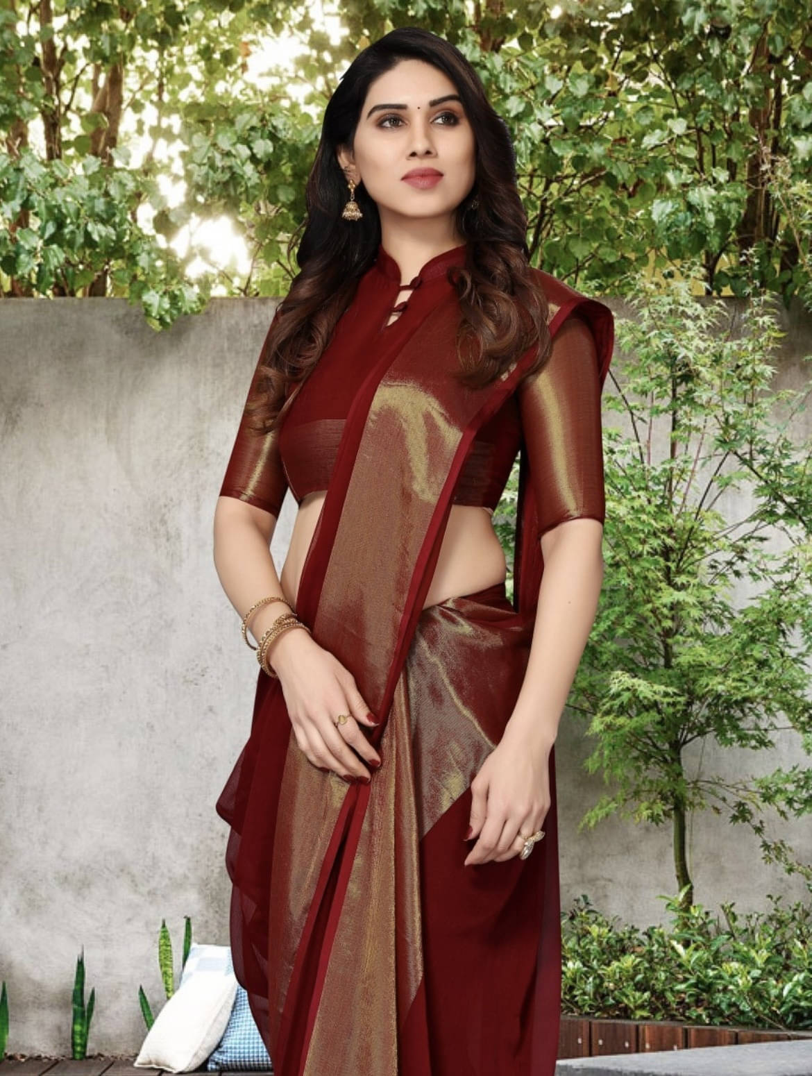 VRAGI Chiffon Self Design Regular Saree With Unstitched Blouse Piece ( Red ) VRAGI Chiffon Self Design Regular Saree With Unstitched Blouse Piece ( Red )
