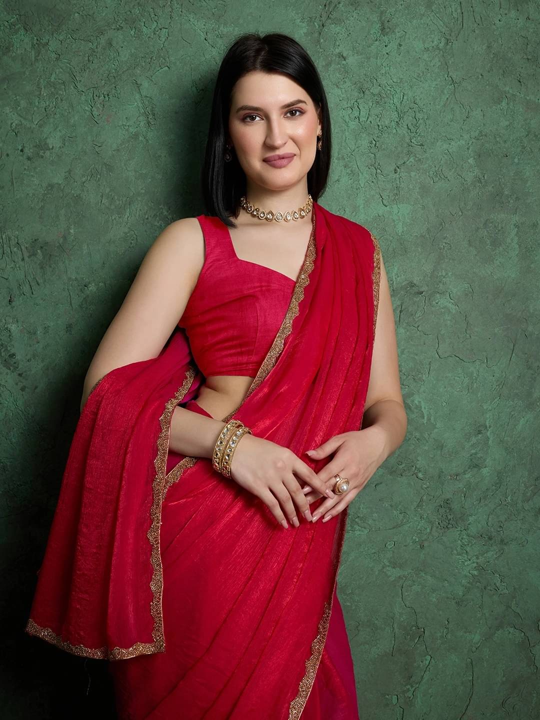     			VRAGI Chiffon Solid Regular Saree With Unstitched Blouse Piece ( Red )