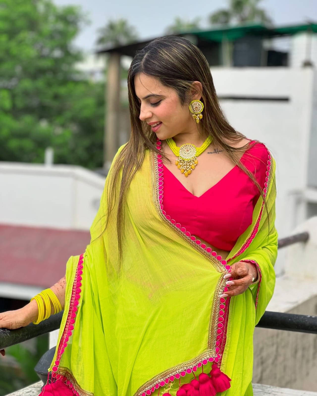 VRAGI Georgette Embellished Regular Saree With Unstitched Blouse Piece ( Light Green ) VRAGI Georgette Embellished Regular Saree With Unstitched Blouse Piece ( Light Green )