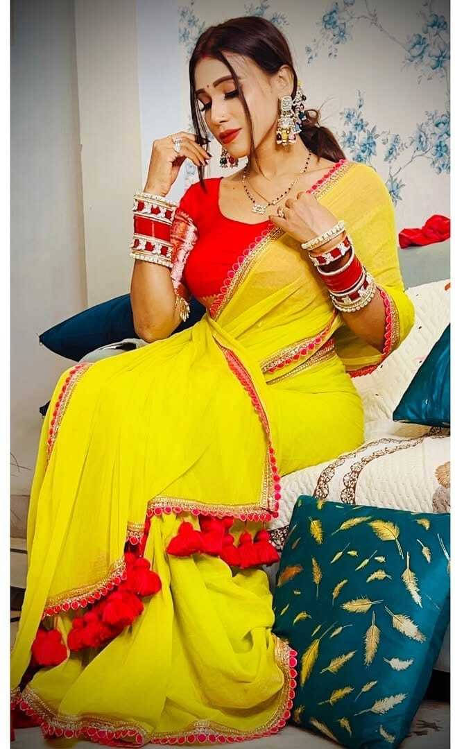 VRAGI Georgette Solid Regular Saree With Unstitched Blouse Piece ( Light Green ) VRAGI Georgette Solid Regular Saree With Unstitched Blouse Piece ( Light Green )