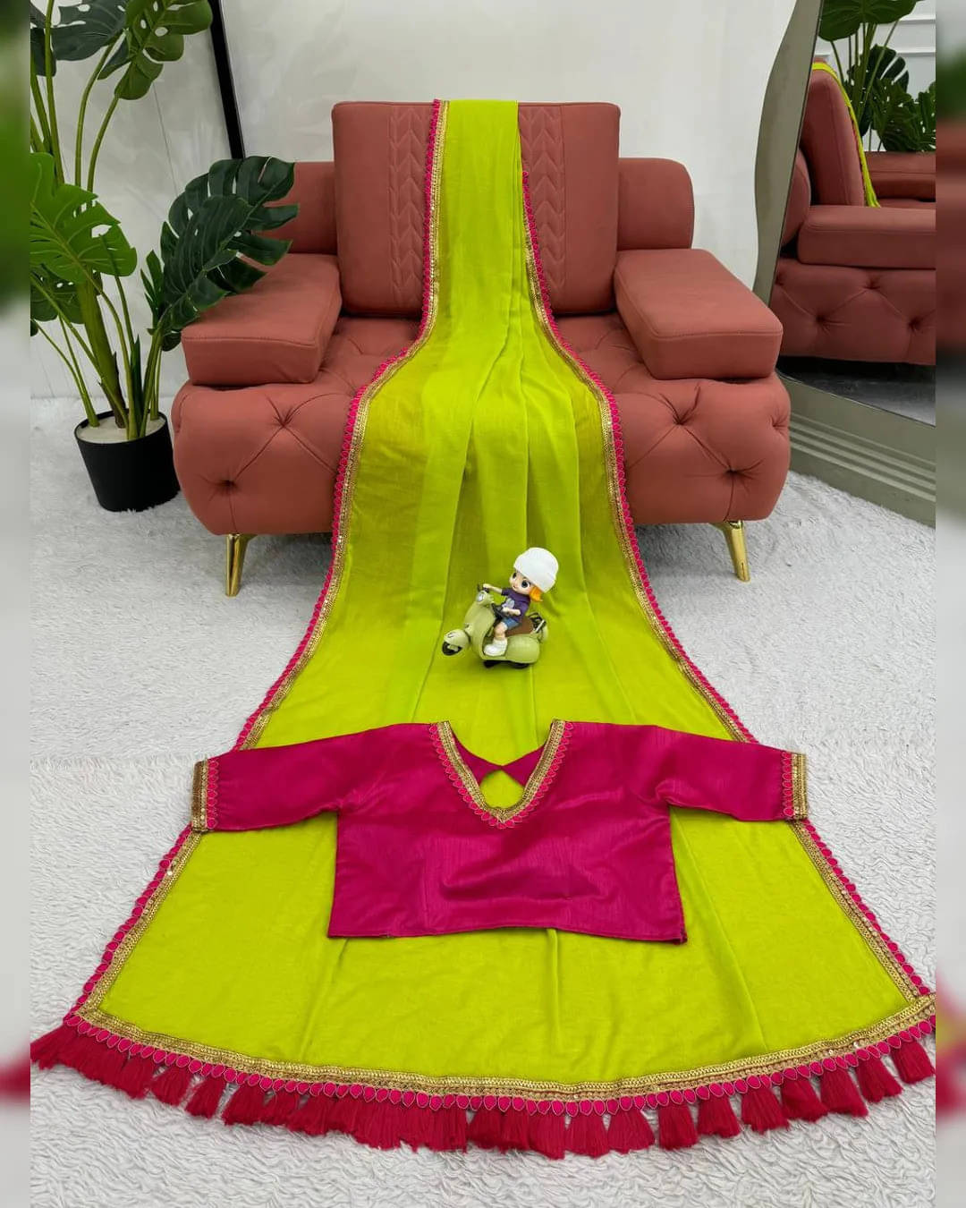    			VRAGI Georgette Solid Regular Saree With Unstitched Blouse Piece ( Light Green )