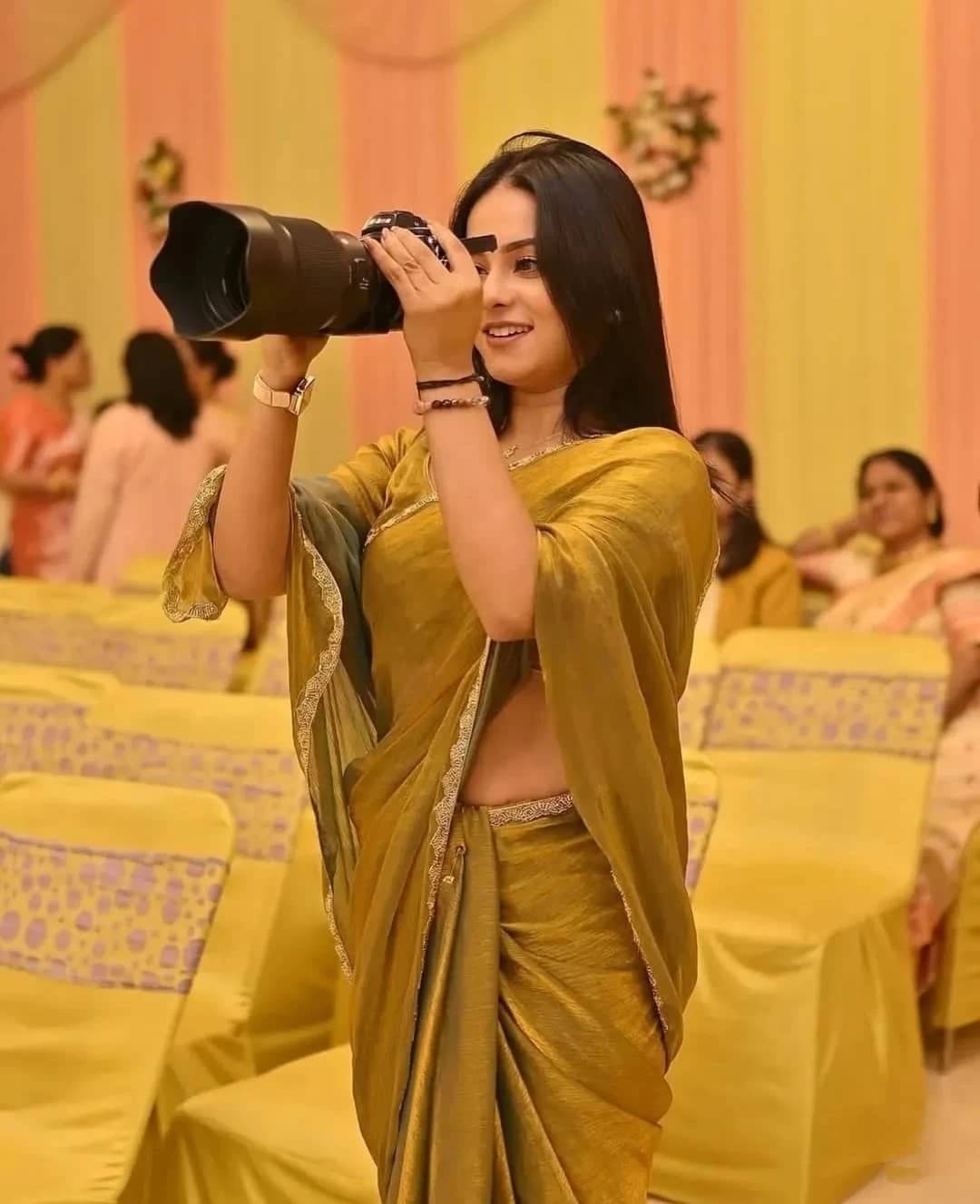 VRAGI Jimmy Choo Embellished Regular Saree With Unstitched Blouse Piece ( Mustard ) VRAGI Jimmy Choo Embellished Regular Saree With Unstitched Blouse Piece ( Mustard )