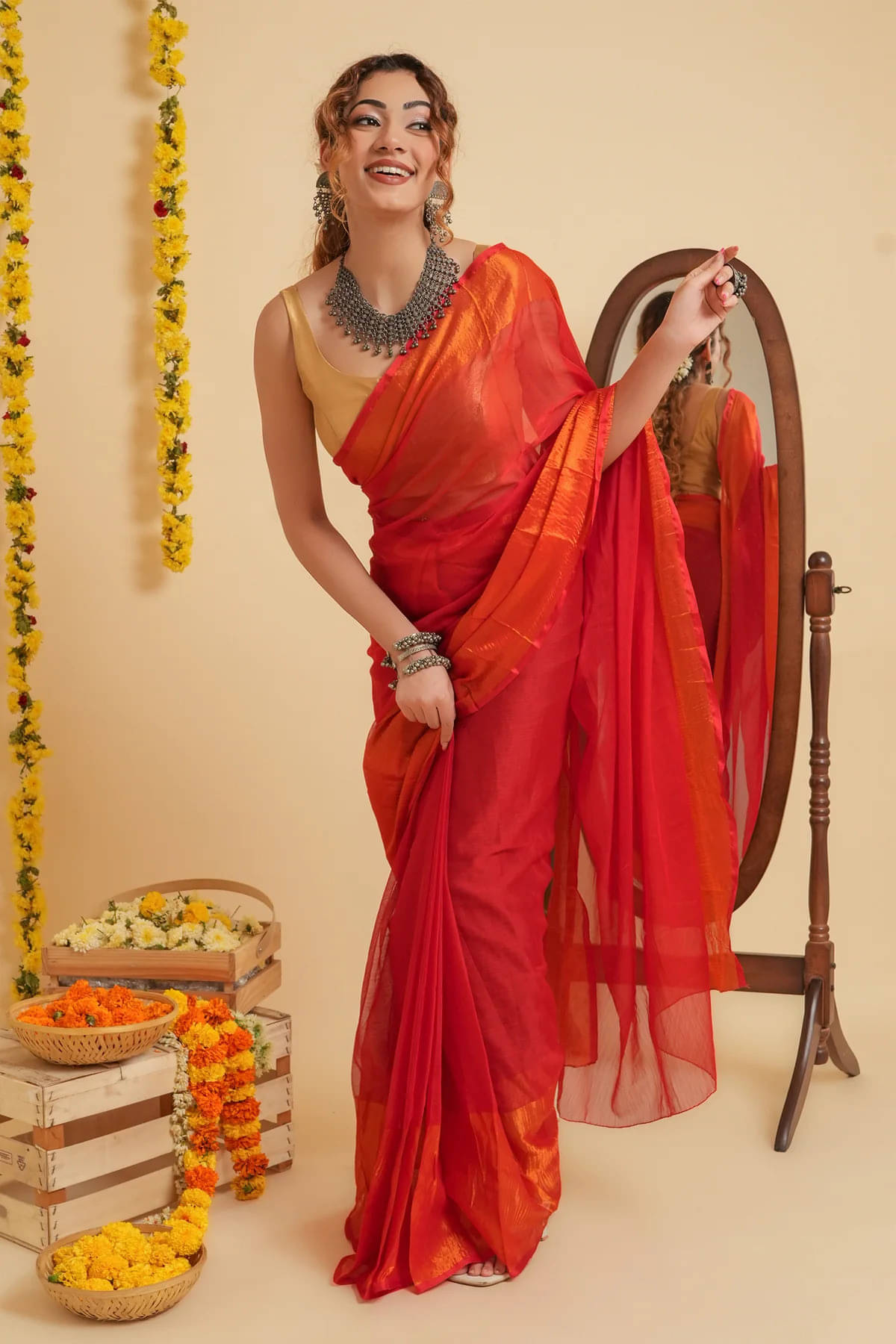     			VRAGI Linen Self Design Regular Saree With Unstitched Blouse Piece ( Red )