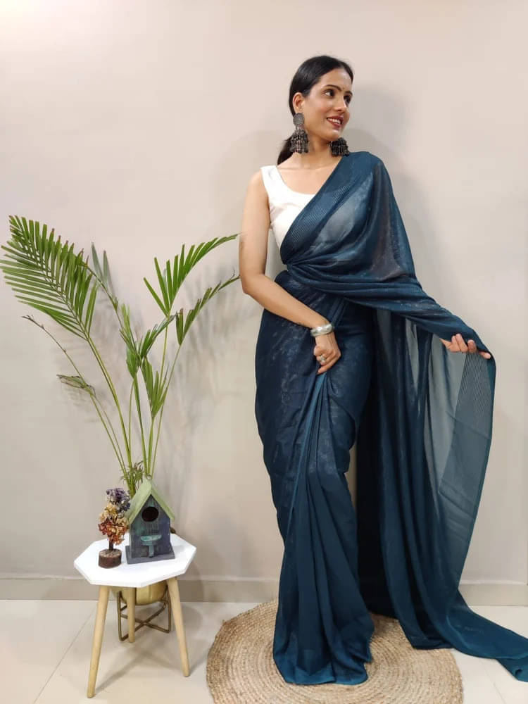     			VRAGI Lycra Solid Regular Saree With Unstitched Blouse Piece ( Green )