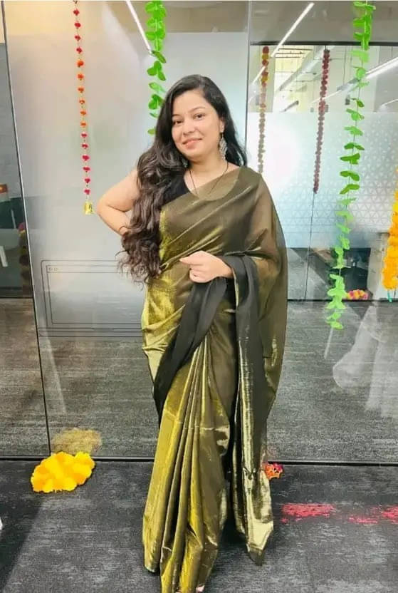     			VRAGI Lycra Solid Regular Saree With Unstitched Blouse Piece ( Gold )