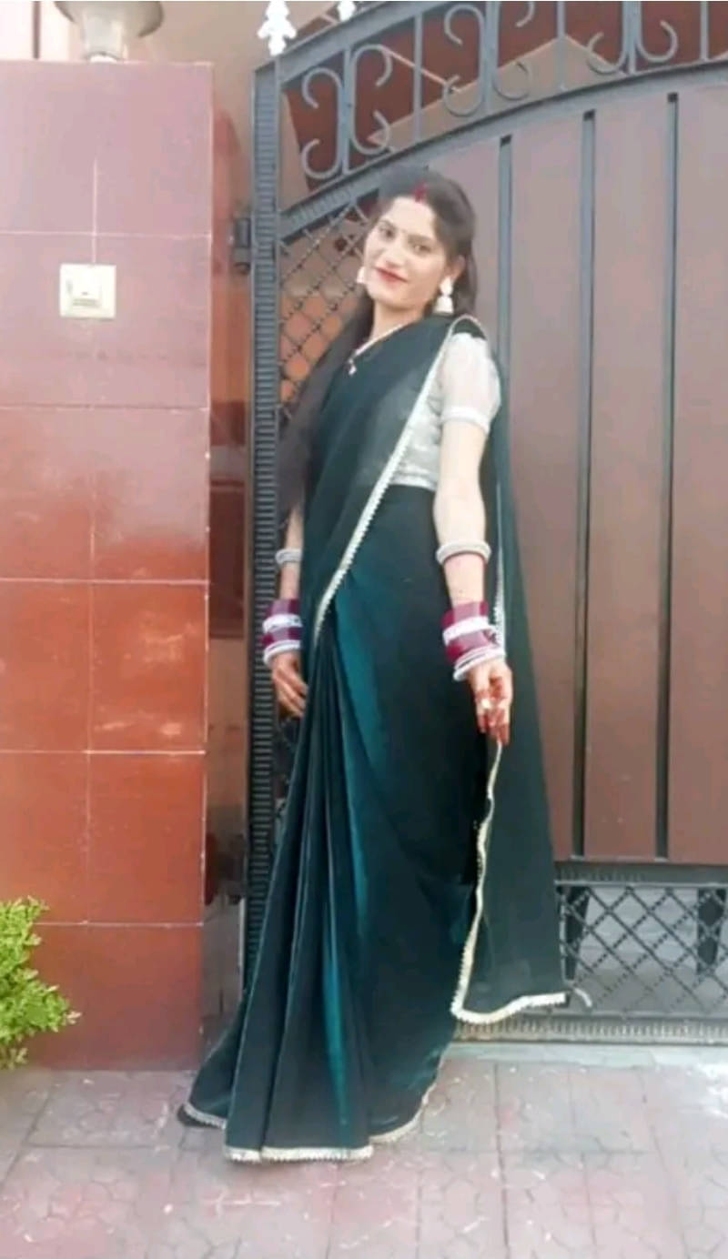 VRAGI Lycra Solid Regular Saree With Unstitched Blouse Piece ( Green ) VRAGI Lycra Solid Regular Saree With Unstitched Blouse Piece ( Green )