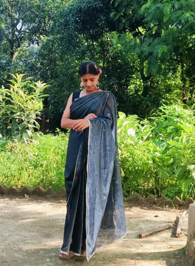     			VRAGI Lycra Solid Regular Saree With Unstitched Blouse Piece ( Grey )