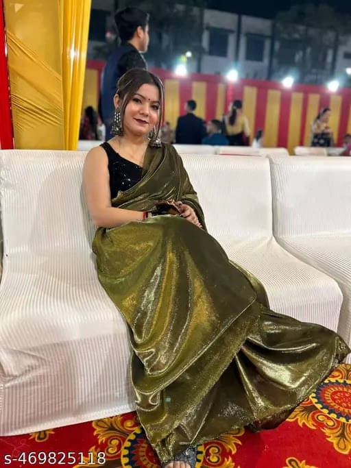     			VRAGI Lycra Solid Regular Saree With Unstitched Blouse Piece ( Gold )
