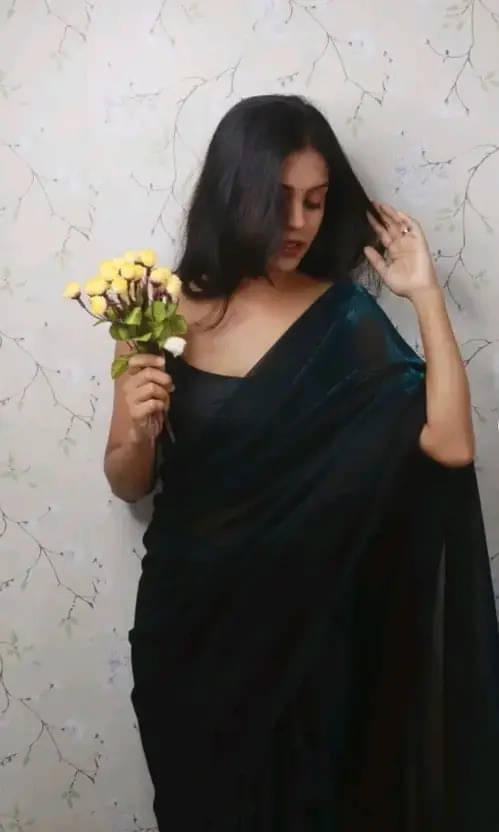 VRAGI Lycra Solid Regular Saree With Unstitched Blouse Piece ( Green ) VRAGI Lycra Solid Regular Saree With Unstitched Blouse Piece ( Green )